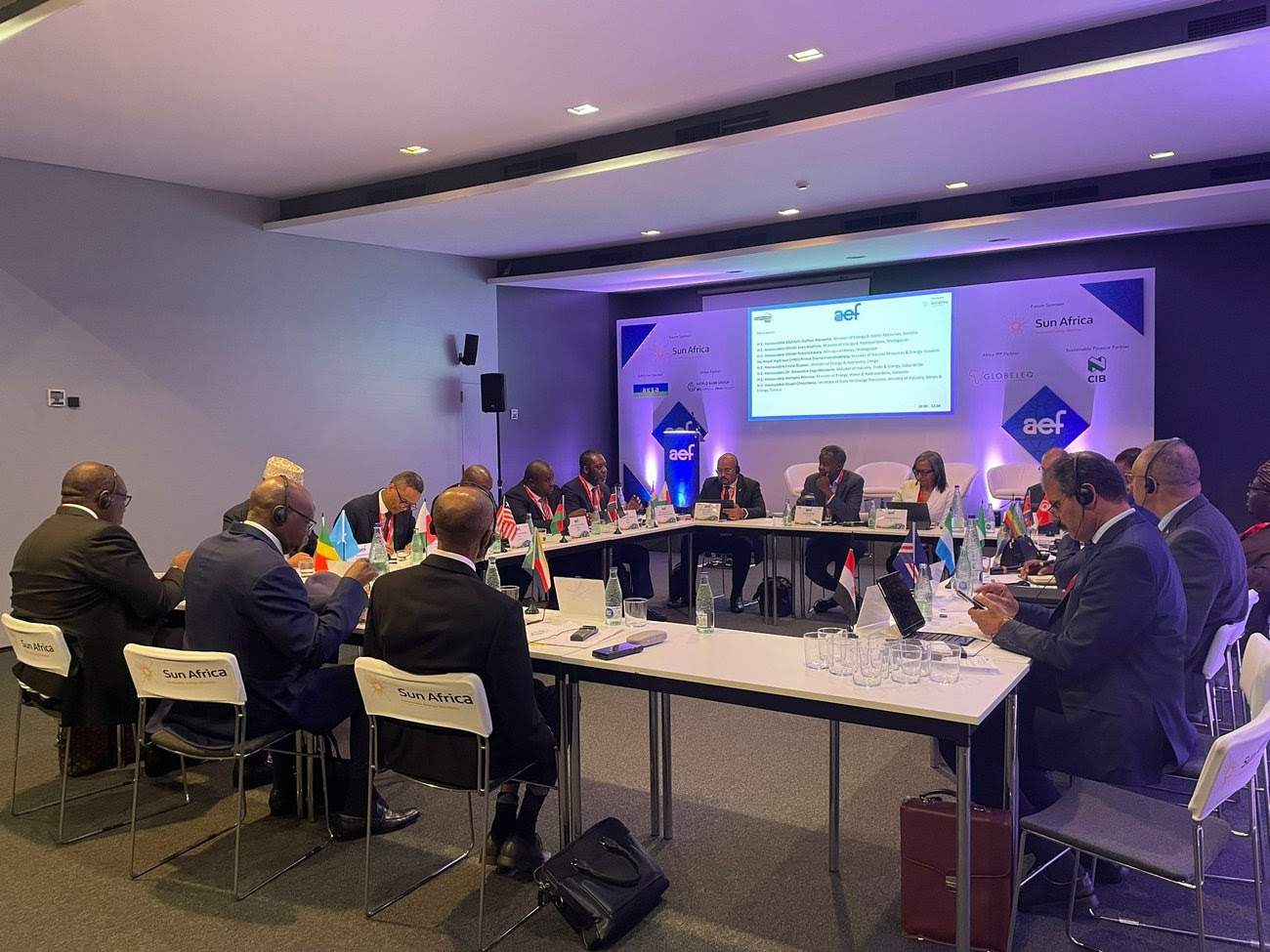 70 alts mandataris africans debaten a Barcelona sobre el futur energètic del seu continent