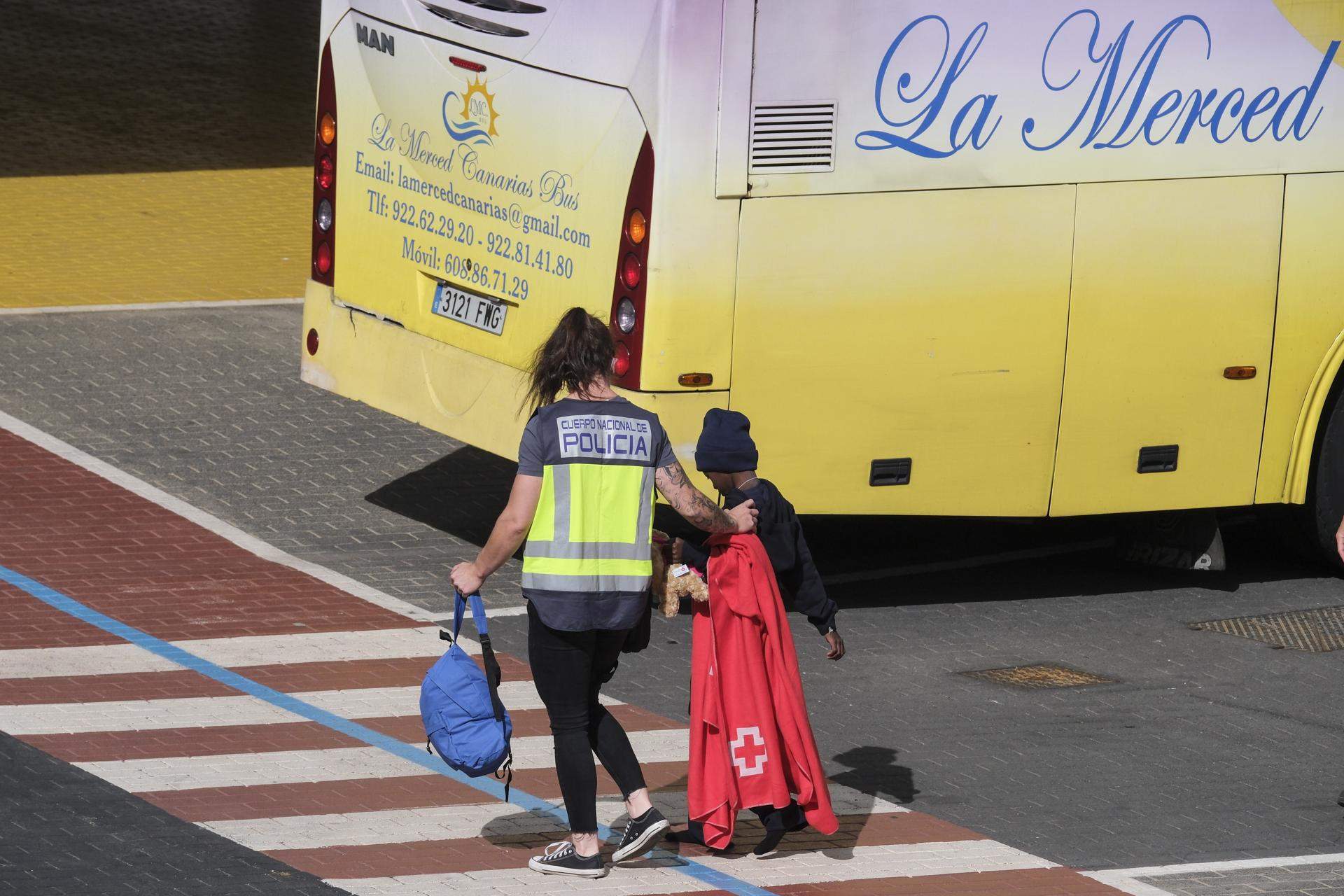 Claus de la reforma de la llei d'estrangeria, que obliga a acollir menors migrants