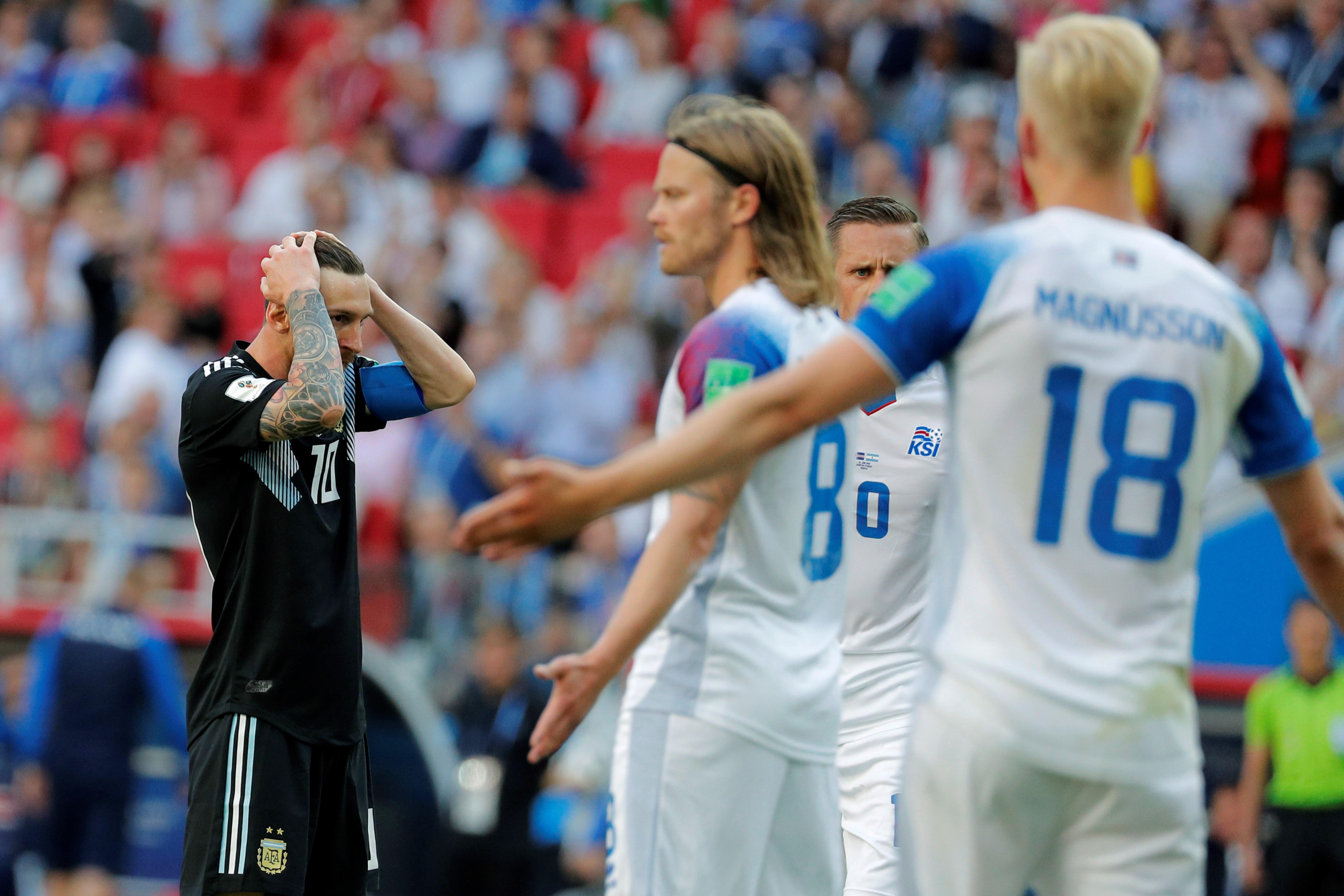Fotos: La secuencia del penalti de Messi contra Islandia