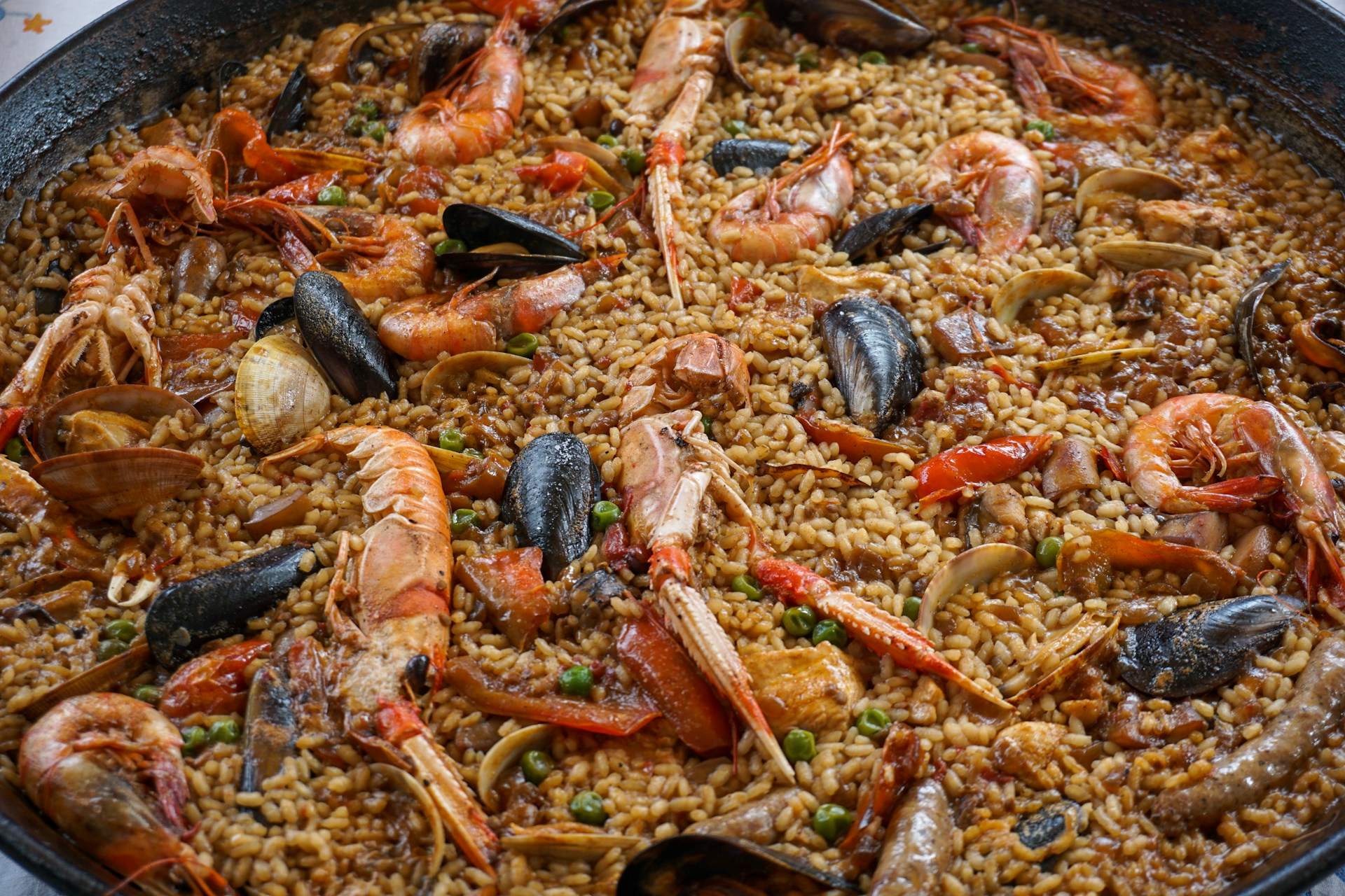 El socarrat de la paella tiene secreto y seguro que no lo conoces