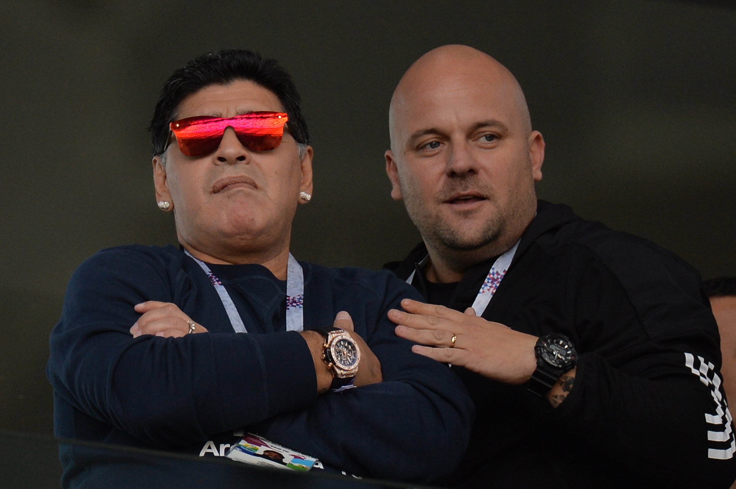 Maradona no tarda ni dos dies a infringir la primera llei al Mundial