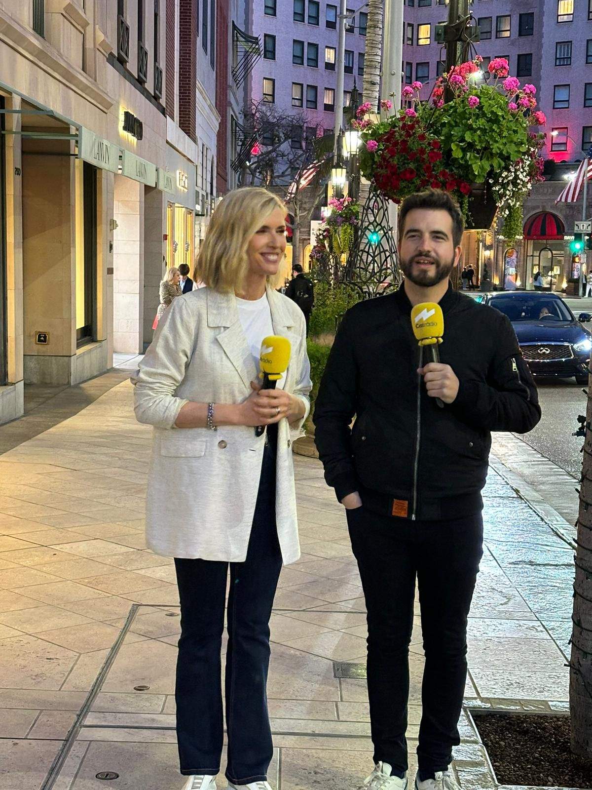 Ricard Ustrell con Judit Mascó desde Los Ángeles antes de la ceremonia de los Óscar Ricard Ustrell con Judit Mascó desde Los Ángeles antes de la ceremonia de los Óscar