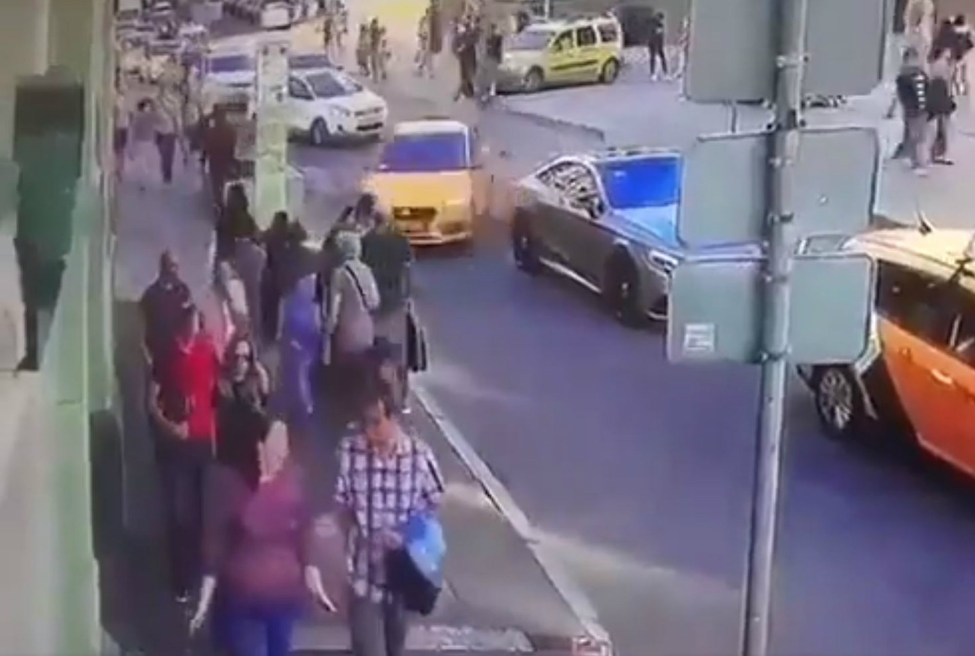 Un taxista atropella a ocho aficionados en el Mundial de Rusia