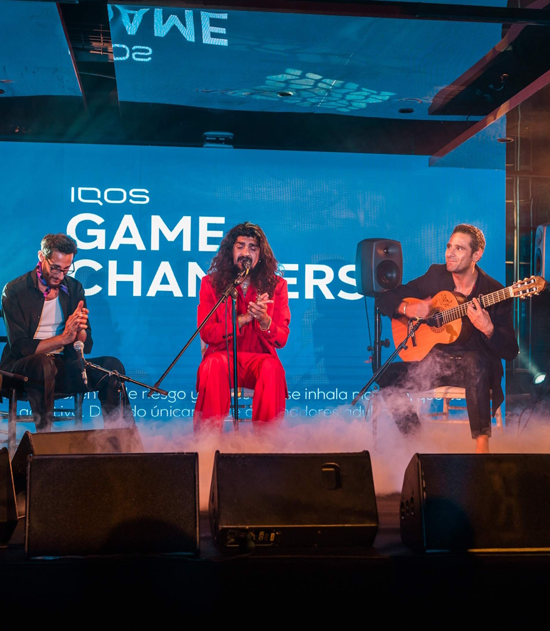 Barcelona se enamora del flamenco con Israel Fernández y su versión de 'La leyenda del tiempo' de Camarón