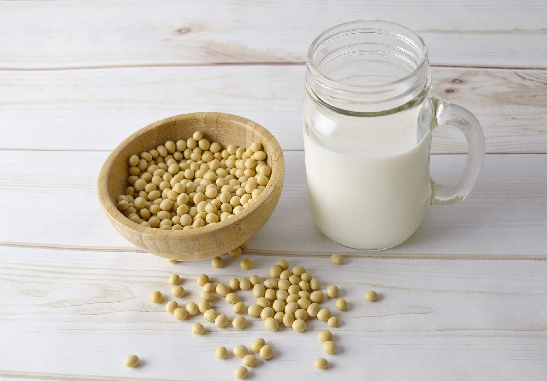 L'OMS alerta del risc de consumir begudes vegetals en lloc de llet animal
