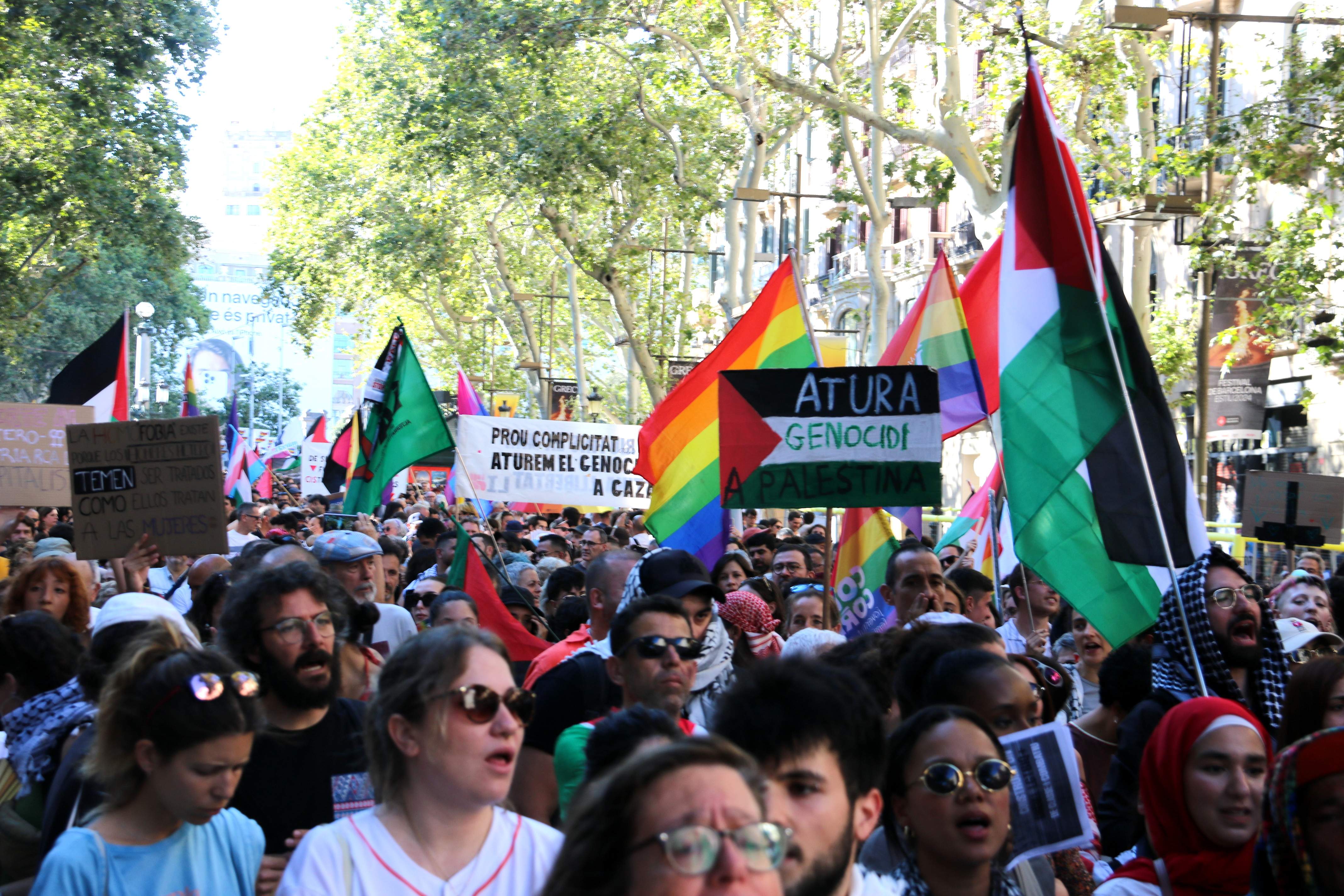 Unes 2.000 persones a Barcelona acusen Israel d'utilitzar els drets LGTBI per "justificar el genocidi"