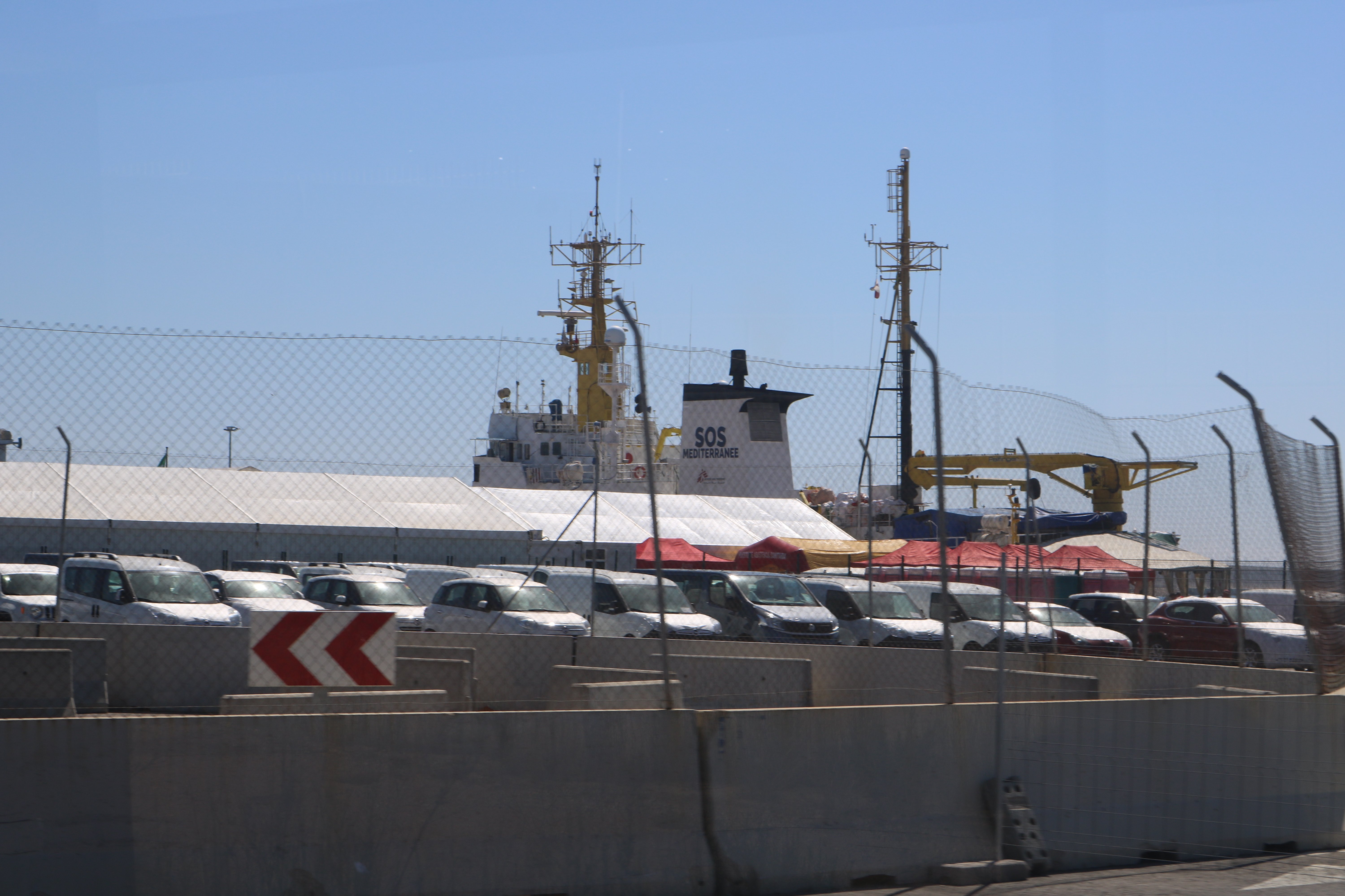 Todos los migrantes del Aquarius dormirán hoy en los centros de acogida