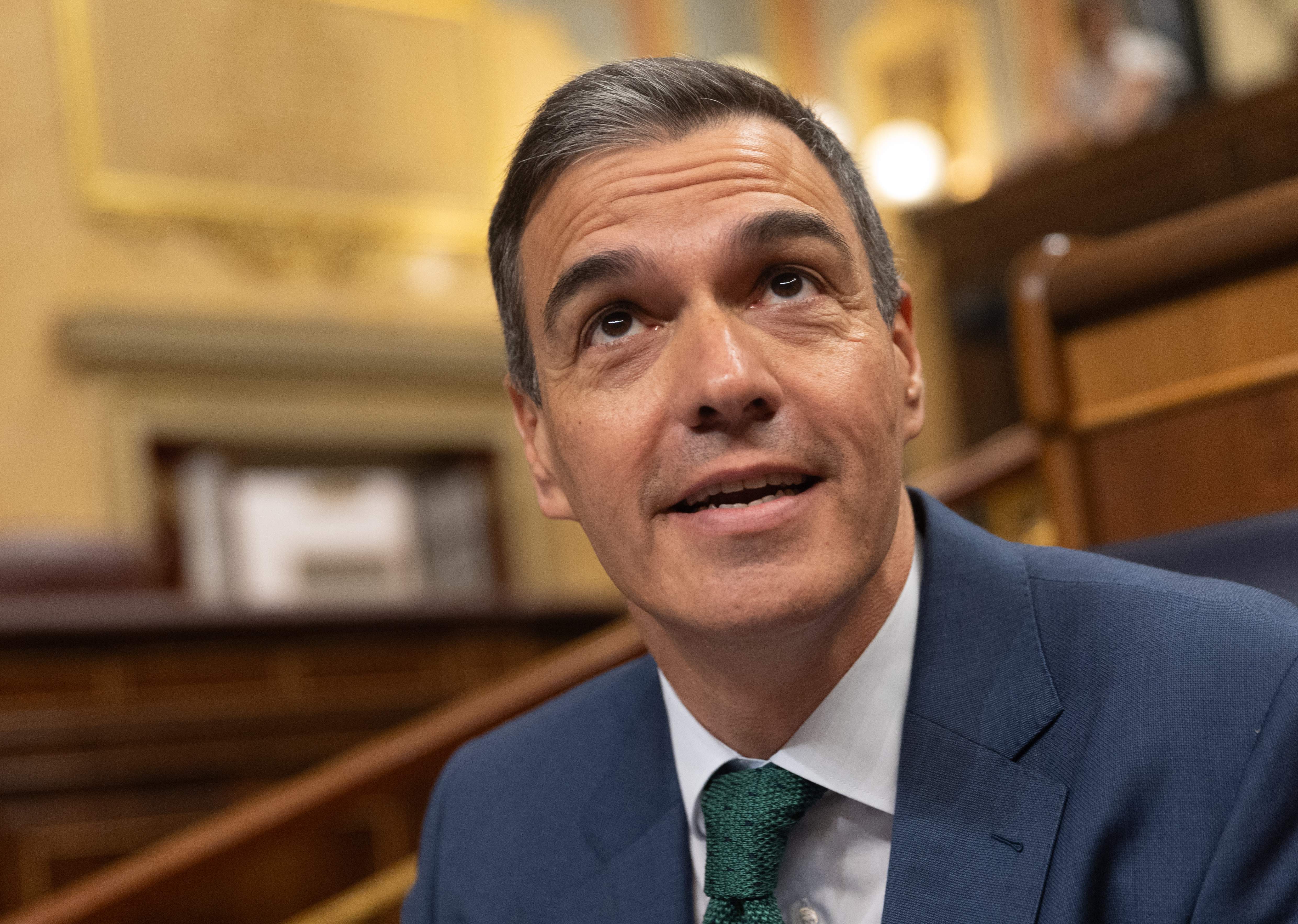 El PSOE recorta distancia con el PP y la extrema derecha crece, según una encuesta