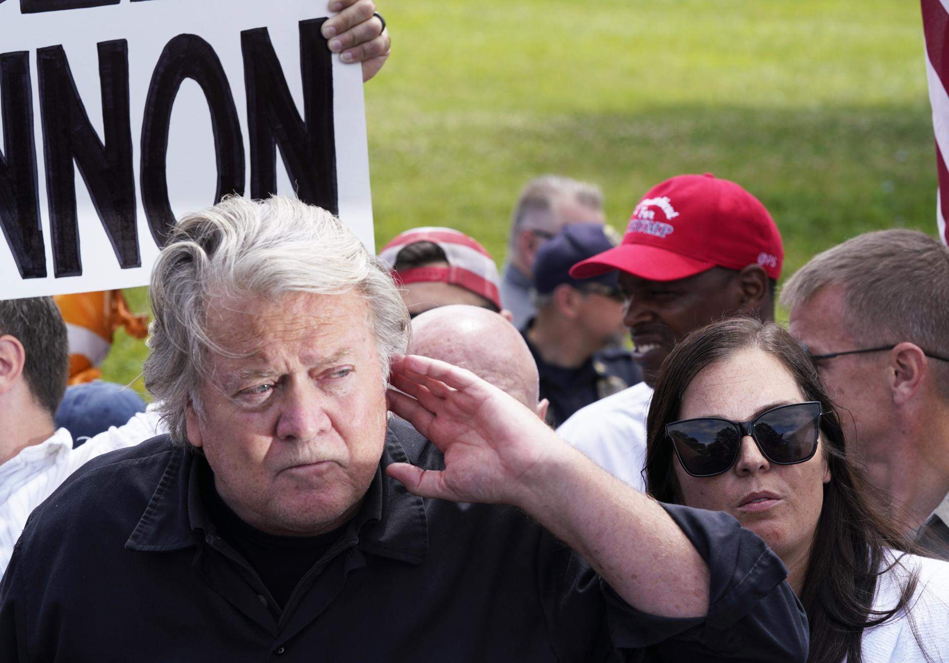L'ultradretà Steve Bannon, exassessor de Donald Trump, entra a presó