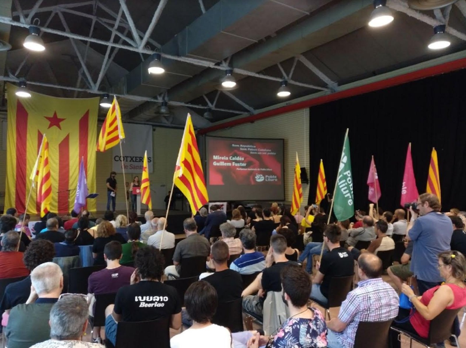 Poble Lliure se reúne con Puigdemont y Comín en Bruselas para hablar del Consell per la República
