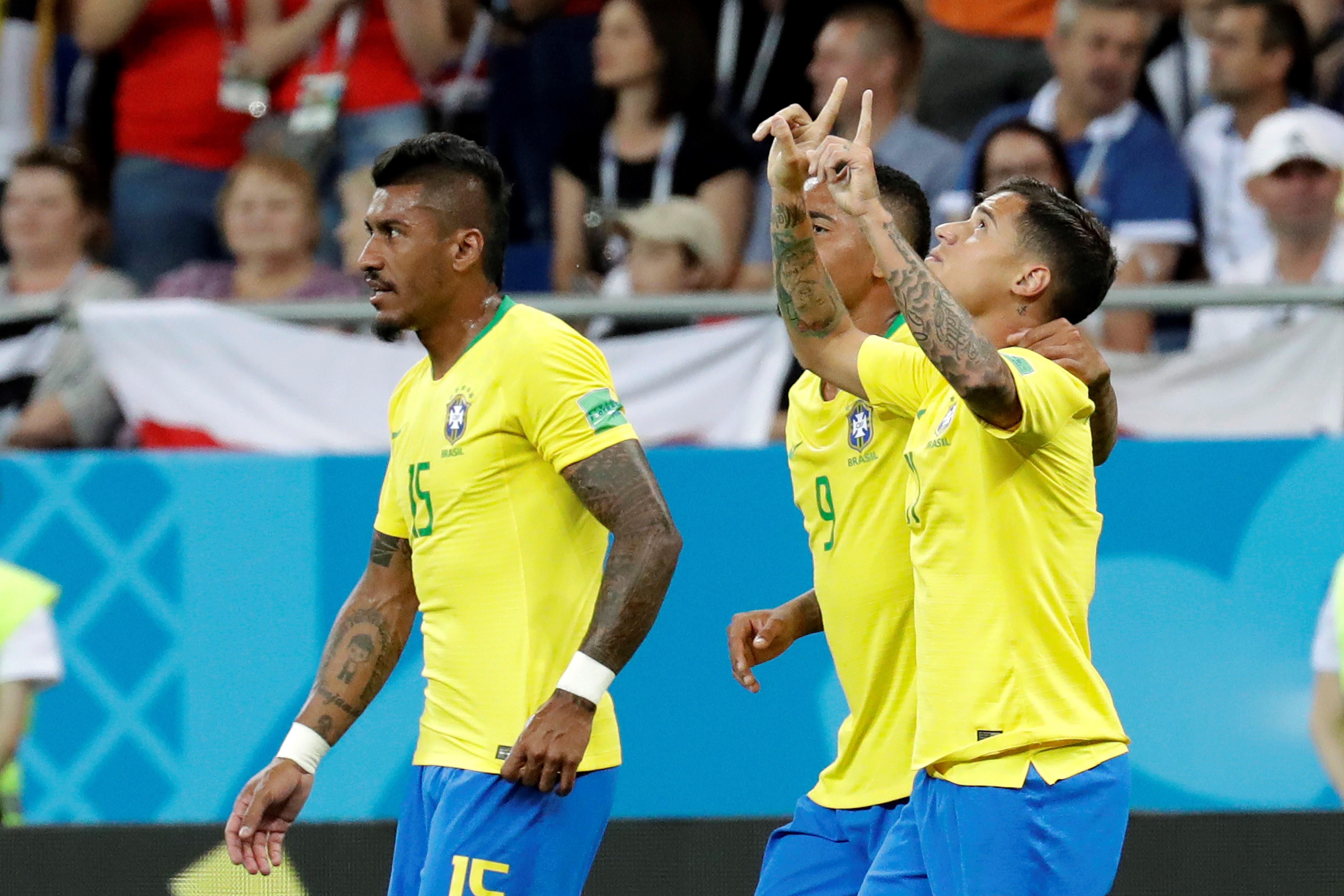 Brasil pasa a los octavos de final