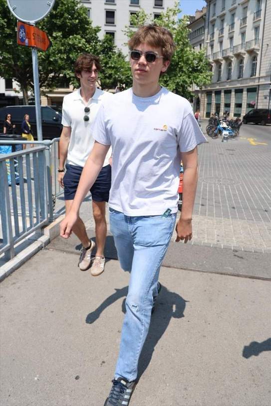 EuropaPress 5275103 miguel pablo urdangarin saliendo hotel donde almuerza familia antas