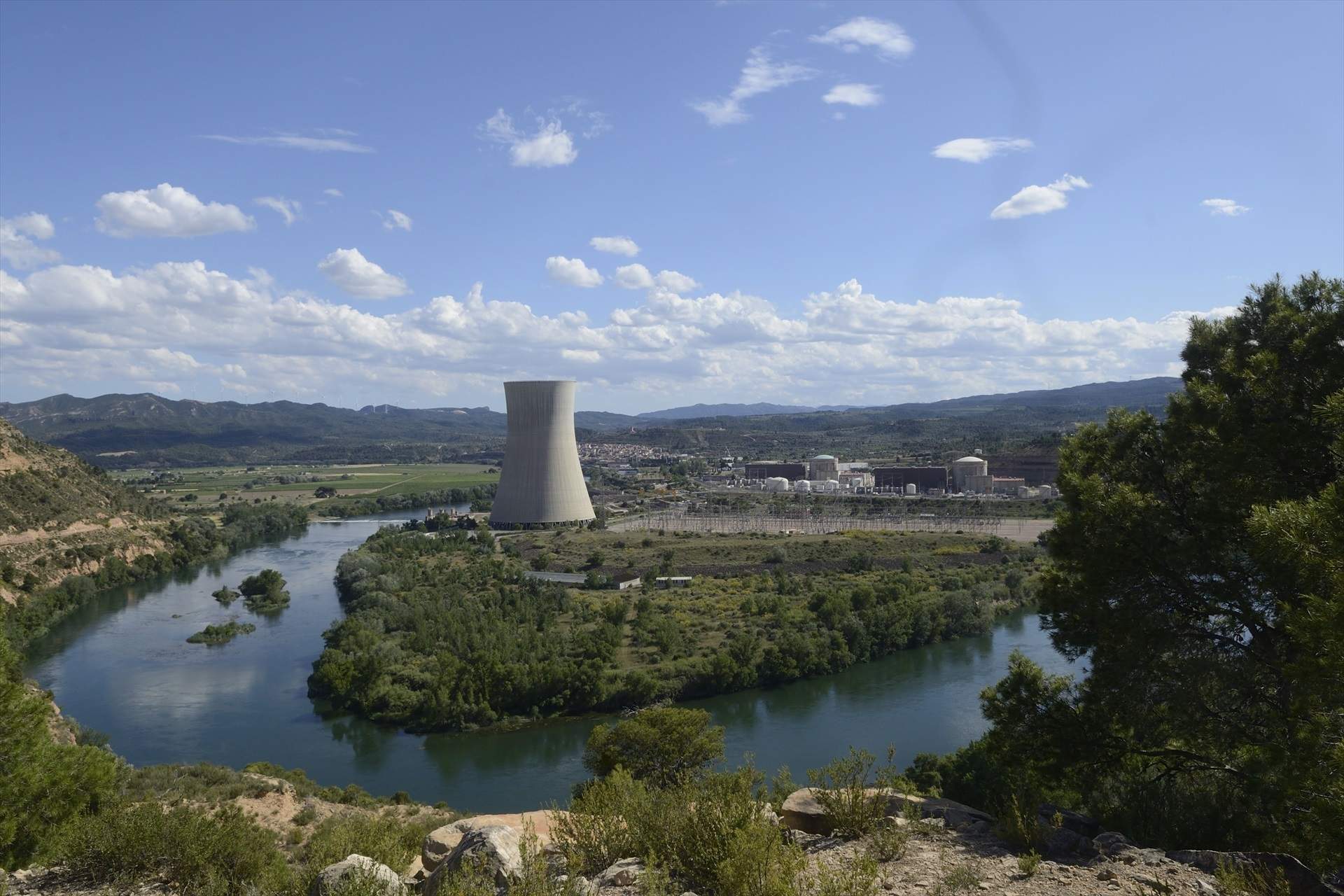 Almaraz reobre la batalla nuclear: els alcaldes catalans aplaudeixen i Greenpeace parla d’"error històric"