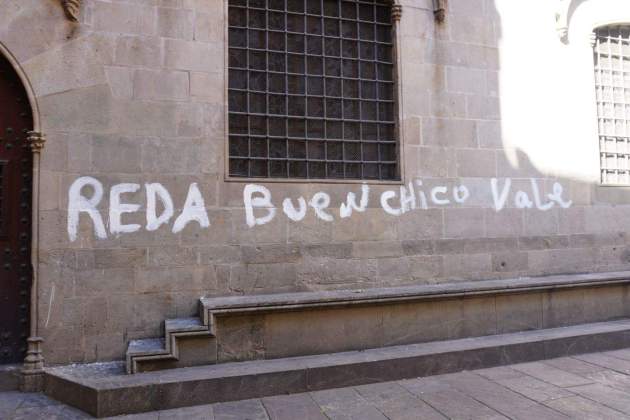 vandalismo fachada gotica ayuntamiento barcelona foto triasxbcn 3 vandalismo fachada gotica ayuntamiento barcelona foto triasxbcn 3