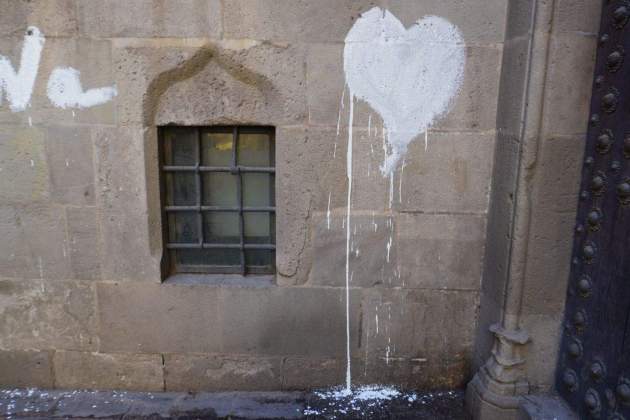 vandalismo fachada gotica ayuntamiento barcelona foto triasxbcn 2 vandalismo fachada gotica ayuntamiento barcelona foto triasxbcn 2