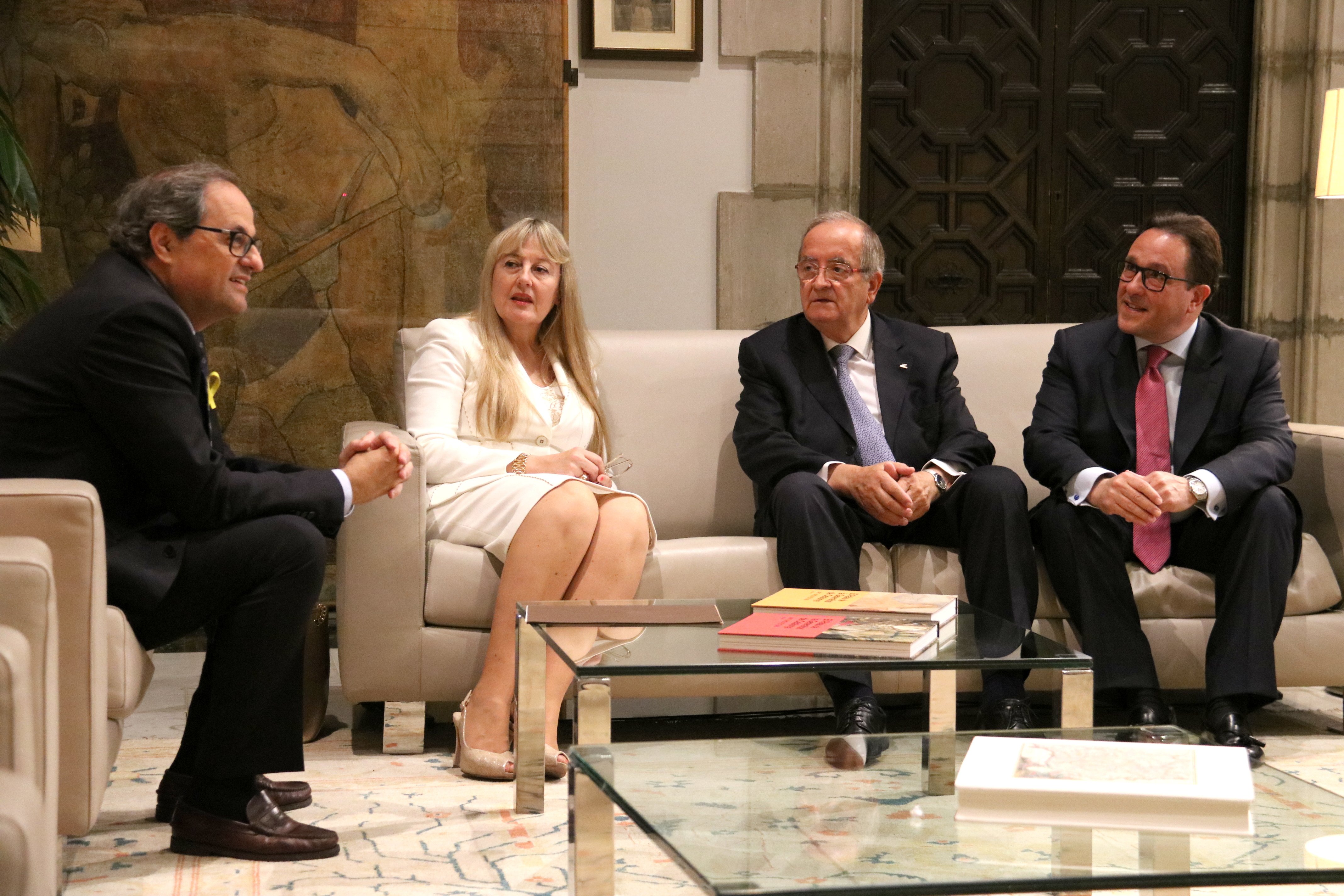 Las patronales y Torra coinciden en exigir la retirada del decreto que facilita la huida de empresas