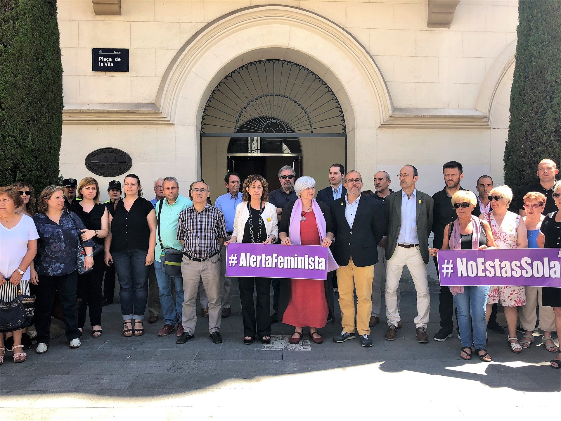 Minuto de silencio por el crimen machista de Badalona