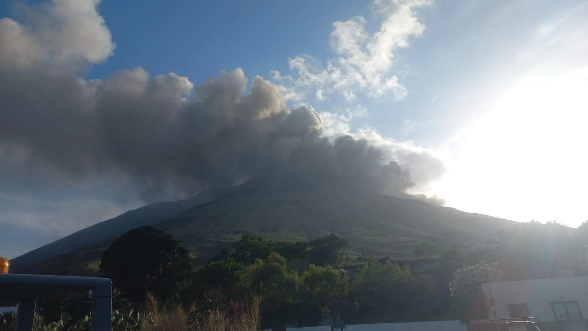 Italia, en alerta máxima por la erupción del volcán Estrómboli