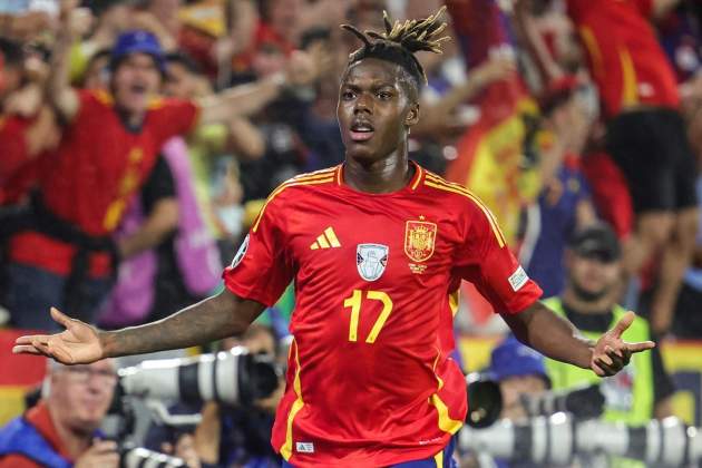 Nico WIlliams incrédulo durante un partido de España en la Eurocopa / Foto: EFE Nico WIlliams incrédulo durante un partido de España en la Eurocopa / Foto: EFE