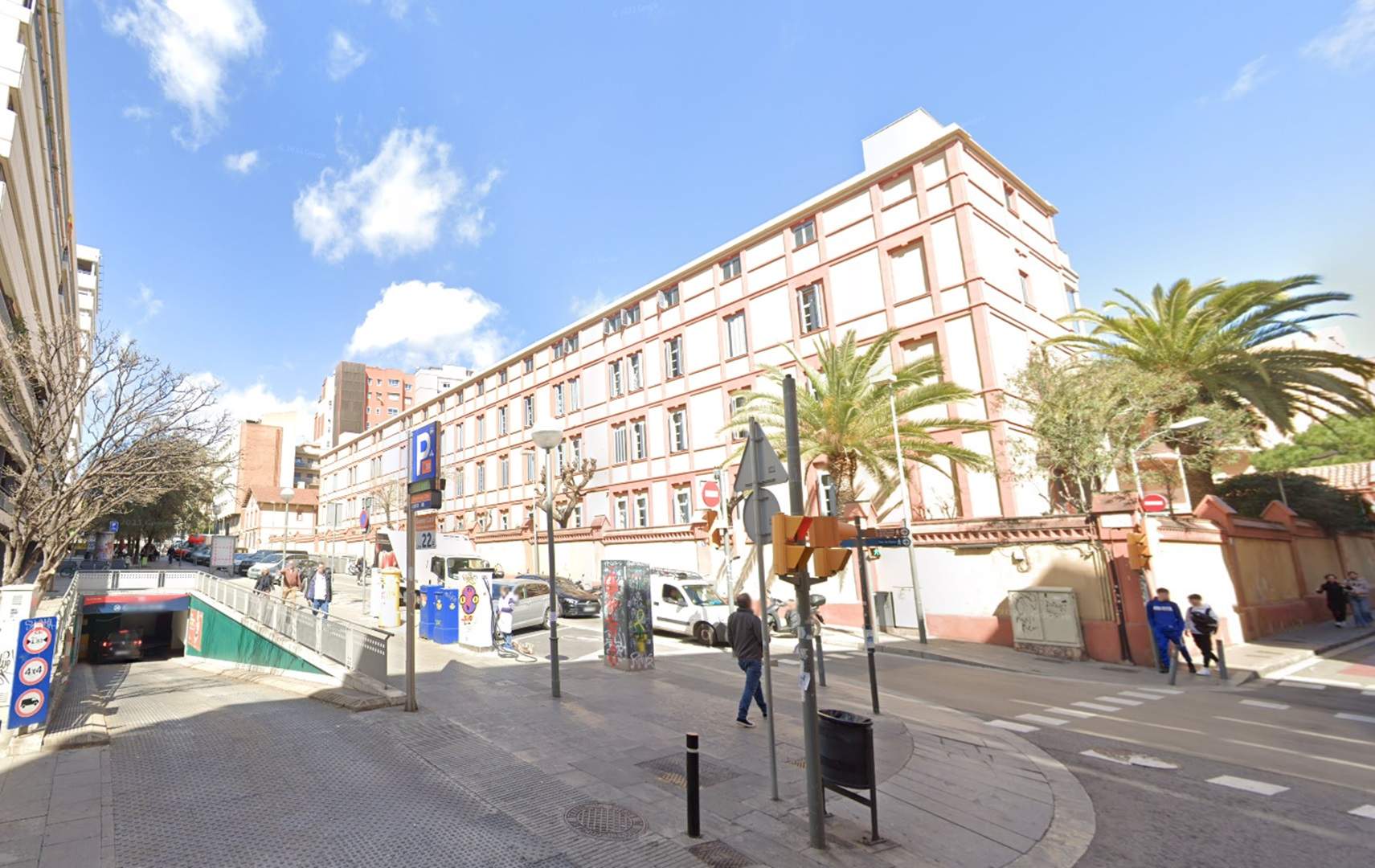 Atención a las restricciones de tráfico por la pavimentación de la calle Torrent de l'Olla de Gràcia