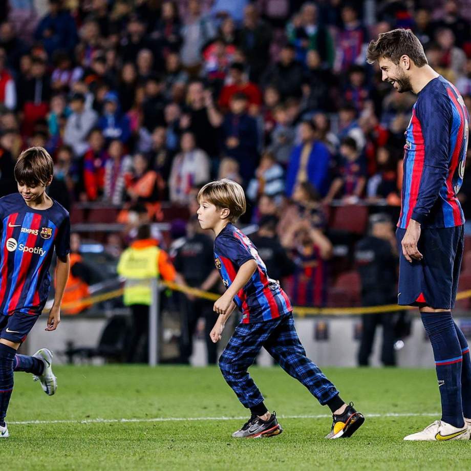 Milan, Sasha y Gerard Piqué en el Camp Nou / GTRES Milan, Sasha y Gerard Piqué en el Camp Nou / GTRES
