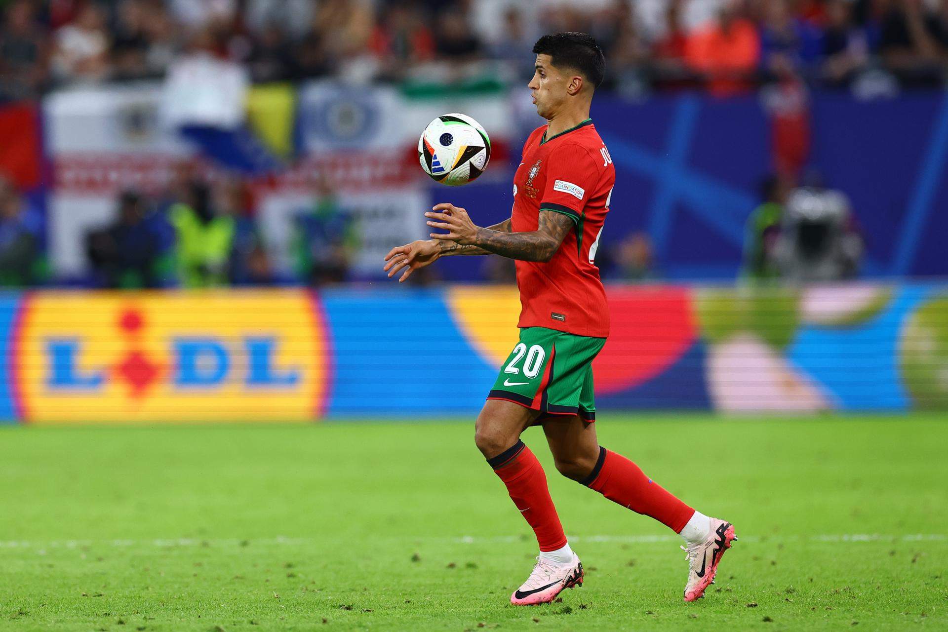 Viatge de tornada a Barcelona tens entre João Cancelo i un grup de tres liderat per Lamine Yamal