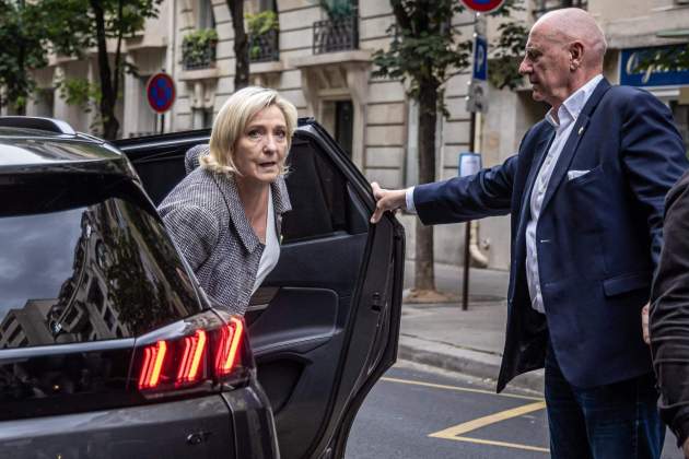 le pen efe (2) le pen efe (2)