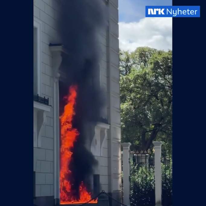 Palacio Oslo ardiendo NRK Palacio Oslo ardiendo NRK