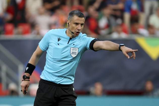 Slavko Vincic dirigiendo un partido de la UEFA Nations League / Foto: EFE Slavko Vincic dirigiendo un partido de la UEFA Nations League / Foto: EFE