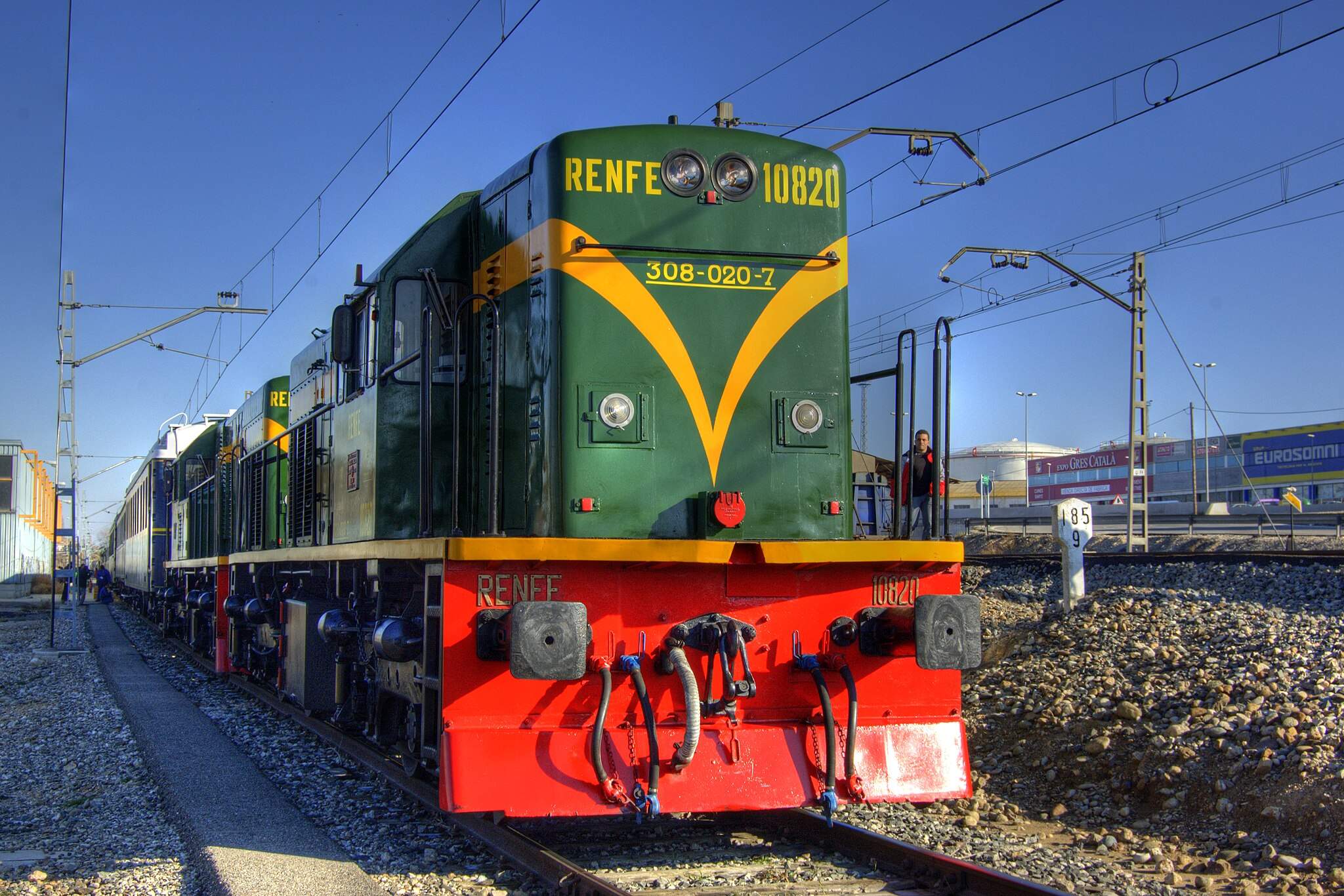 Descubre el viaje ferroviario más desconocido de Catalunya: recorre montañas, puentes, túneles y lagos