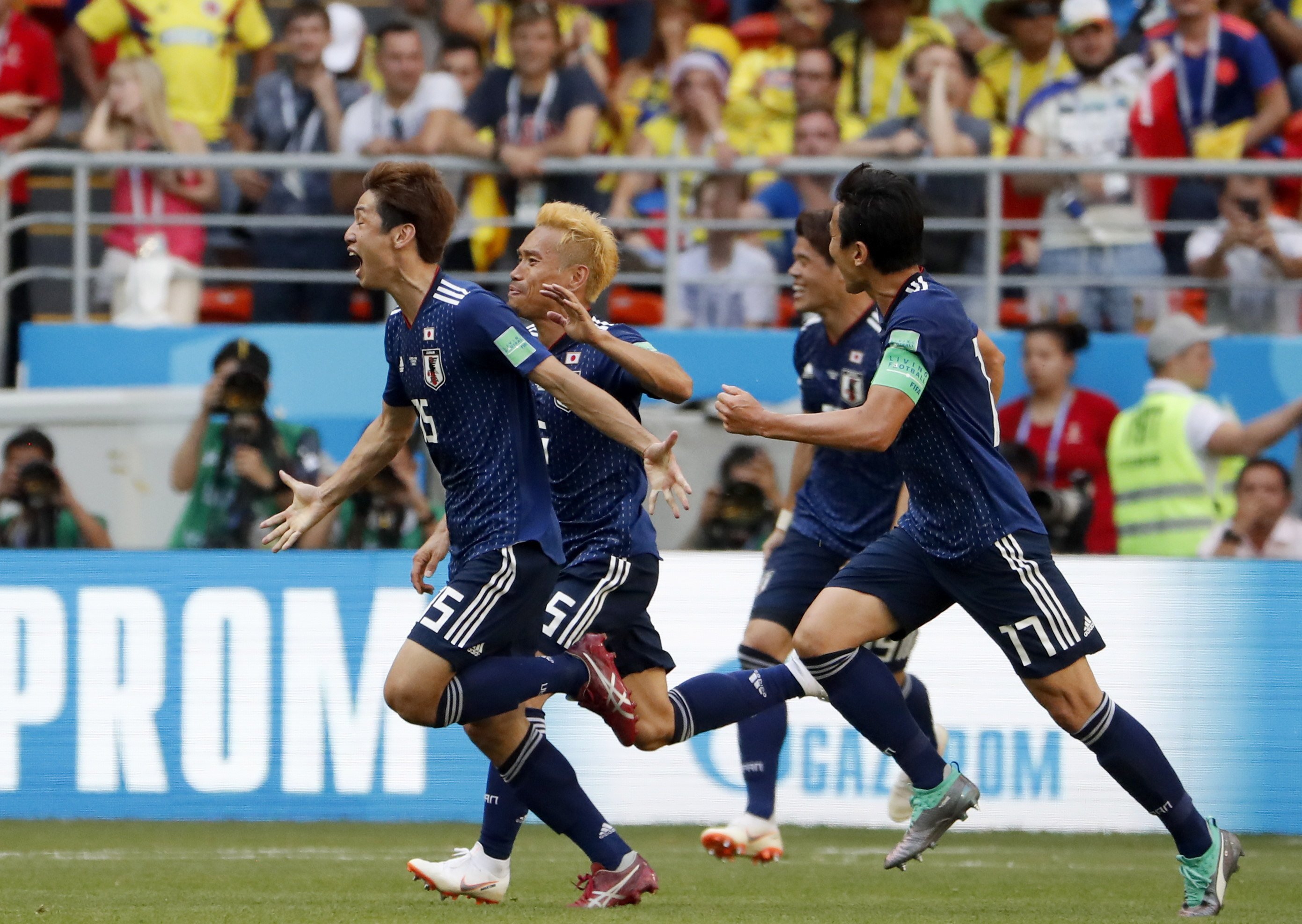 Japón se aprovecha de la autoexpulsada Colombia (1-2)