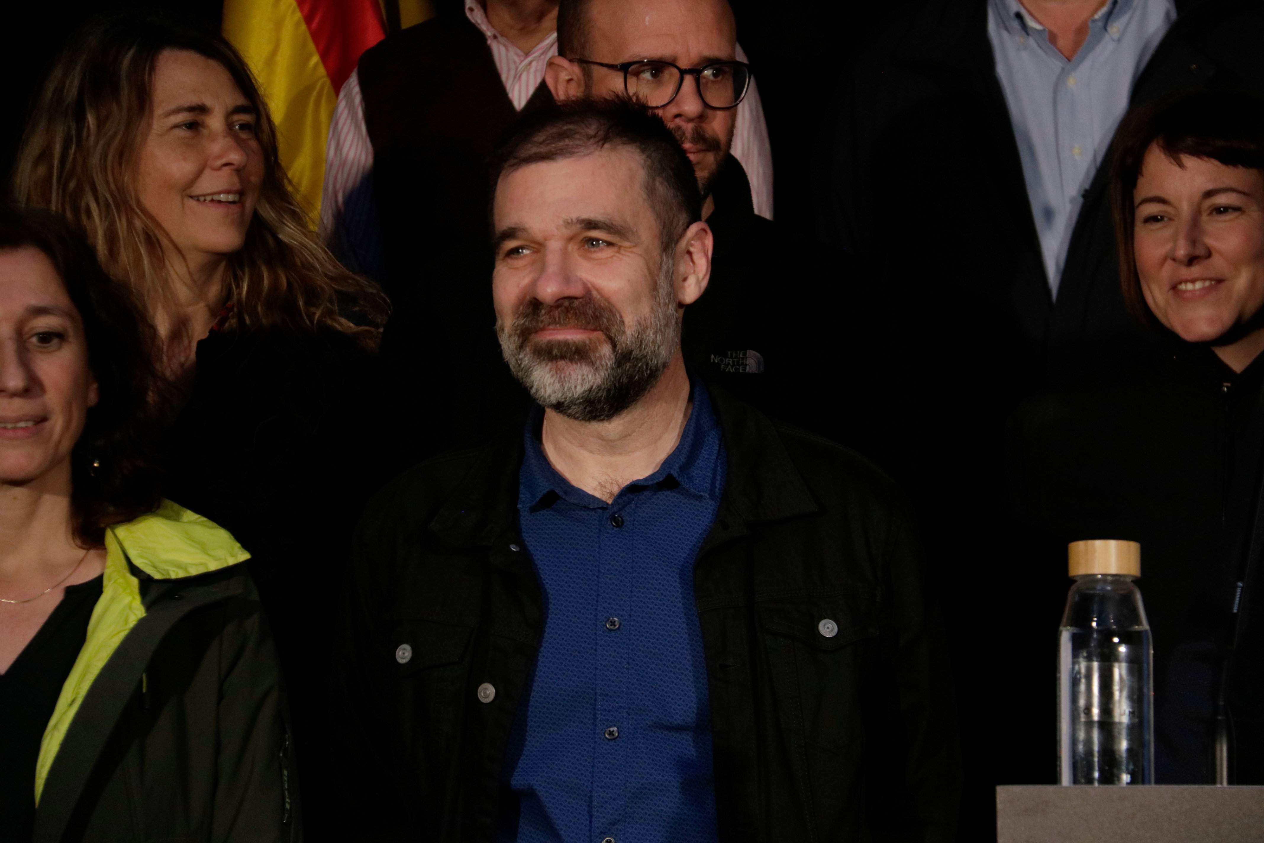 Oleguer Serra abandona la vicepresidencia y la junta de Òmnium Cultural
