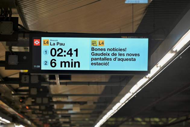 pantallas metro barcelona foto tmb 2 pantallas metro barcelona foto tmb 2