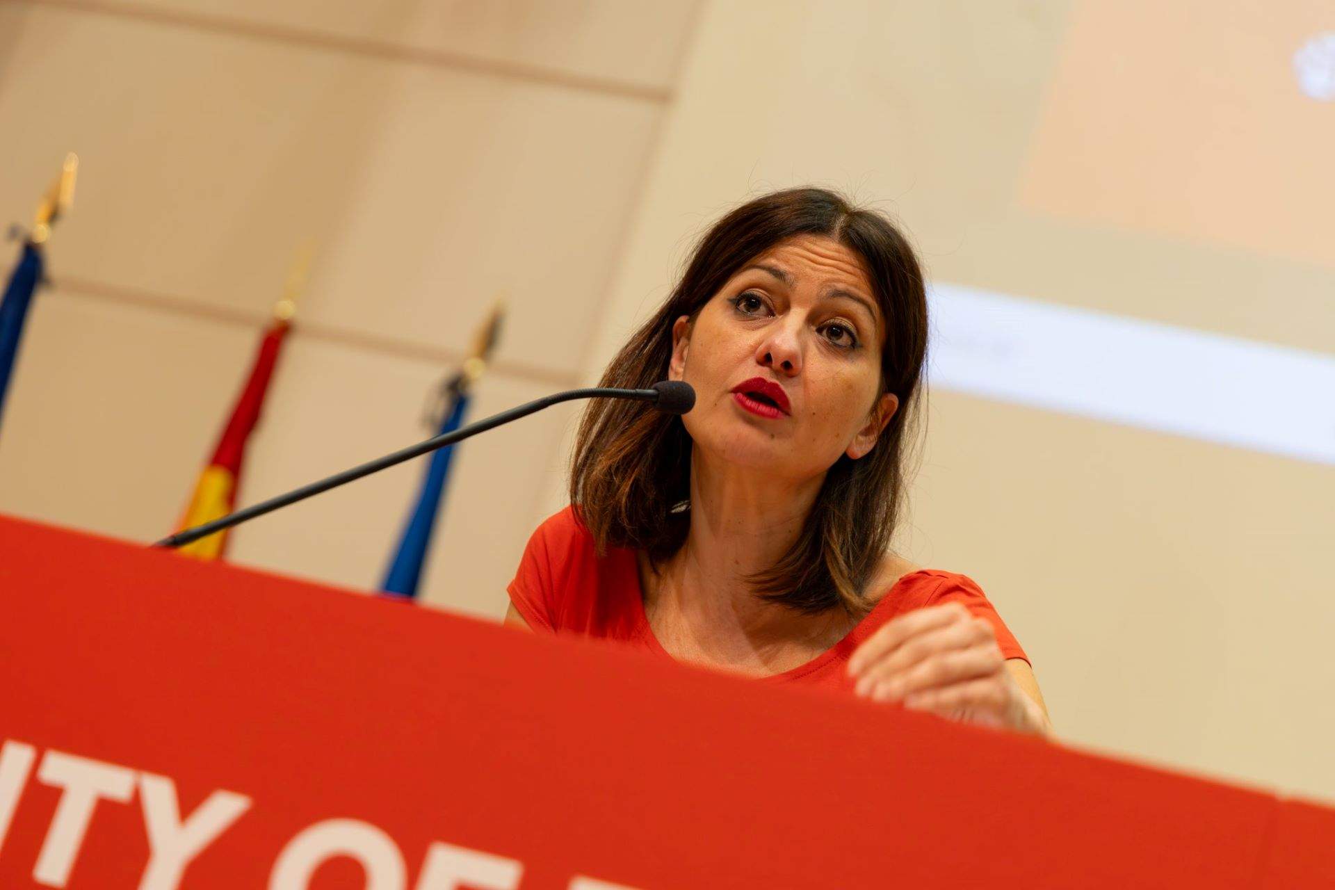 Sira Rego pide el apoyo del PP a la reforma de la ley de extranjería, que iniciará el lunes
