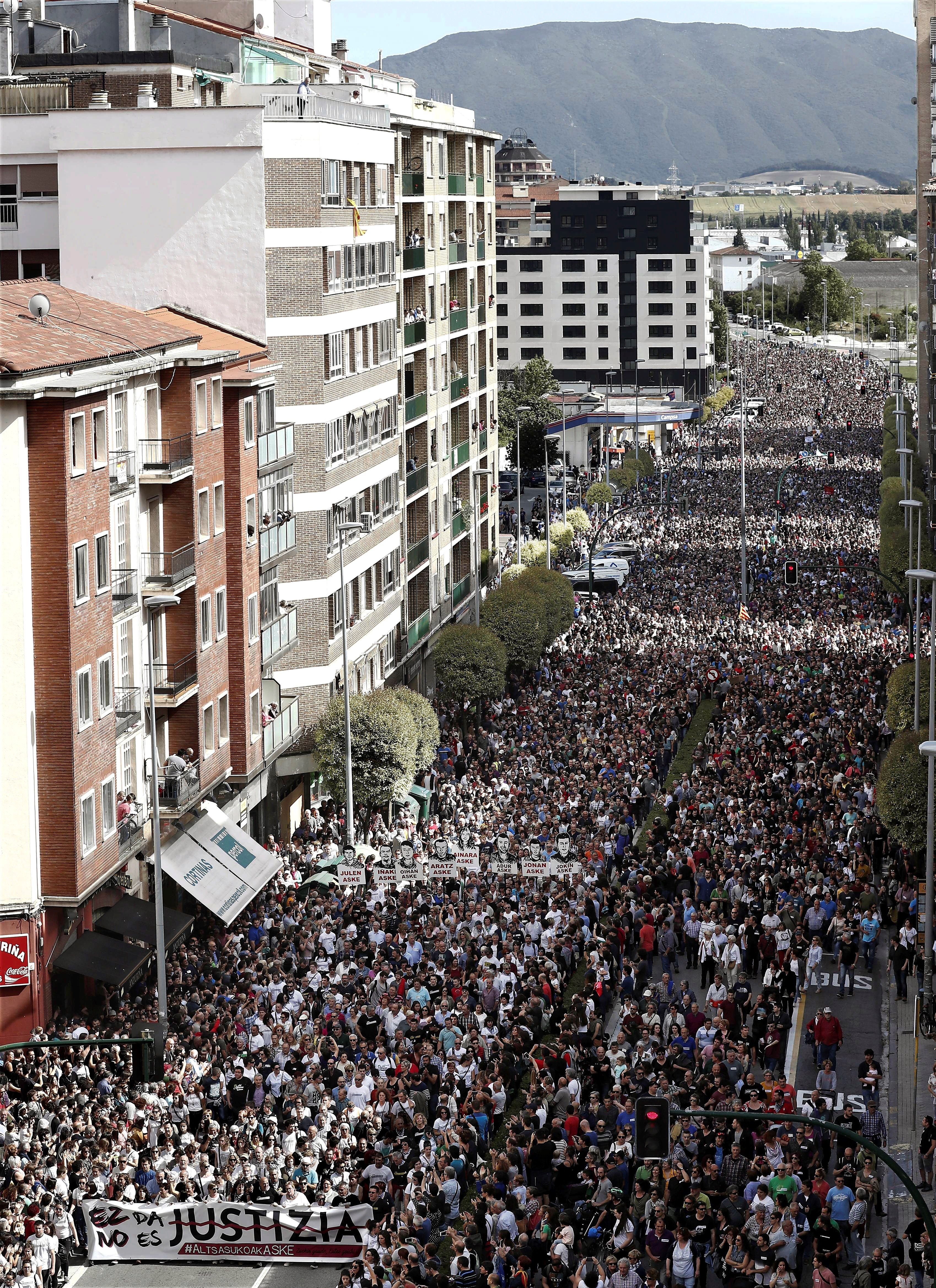 L'Audiència Nacional rebaixa una pena dels joves d'Altsasu i reconeix "errors"