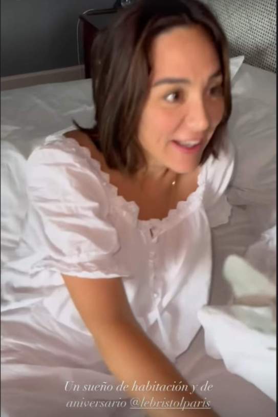 Tamara Falcó cama|lecho rosas Instagram Tamara Falcó cama|lecho rosas Instagram