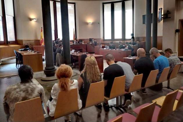 Veïns del Raval a judici. Denunciats per Vox Veïns del Raval a judici. Denunciats per Vox