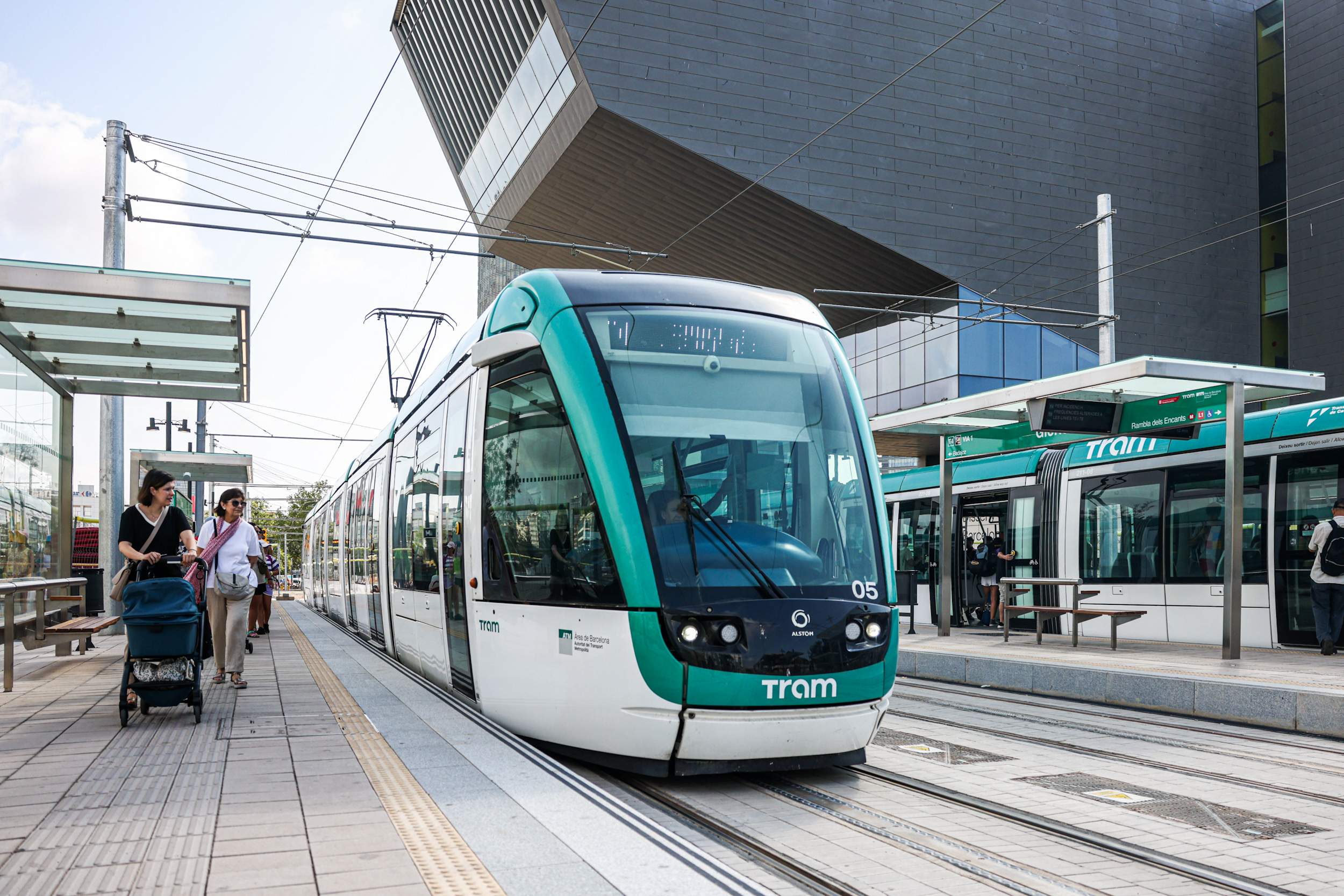 Mensaje de Collboni a ERC: sin presupuestos de Illa no habrá conexión del tranvía por la Diagonal