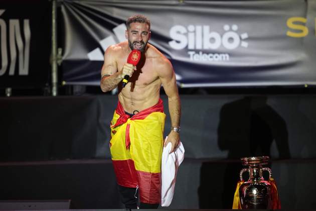 Dani Carvajal, celebracio Eurocopa (1) Dani Carvajal, celebracio Eurocopa (1)