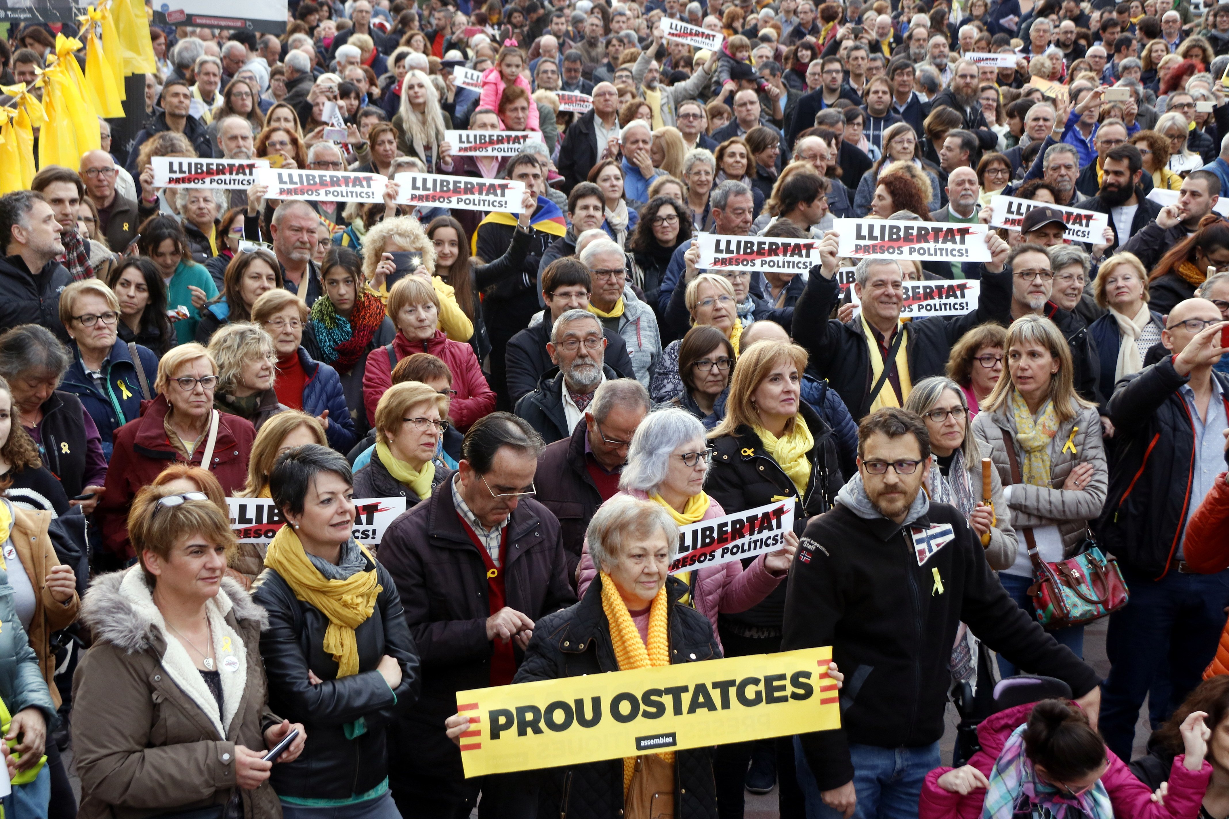 Nobel Peace Prize winner headlines international petition for release of Catalan political prisoners