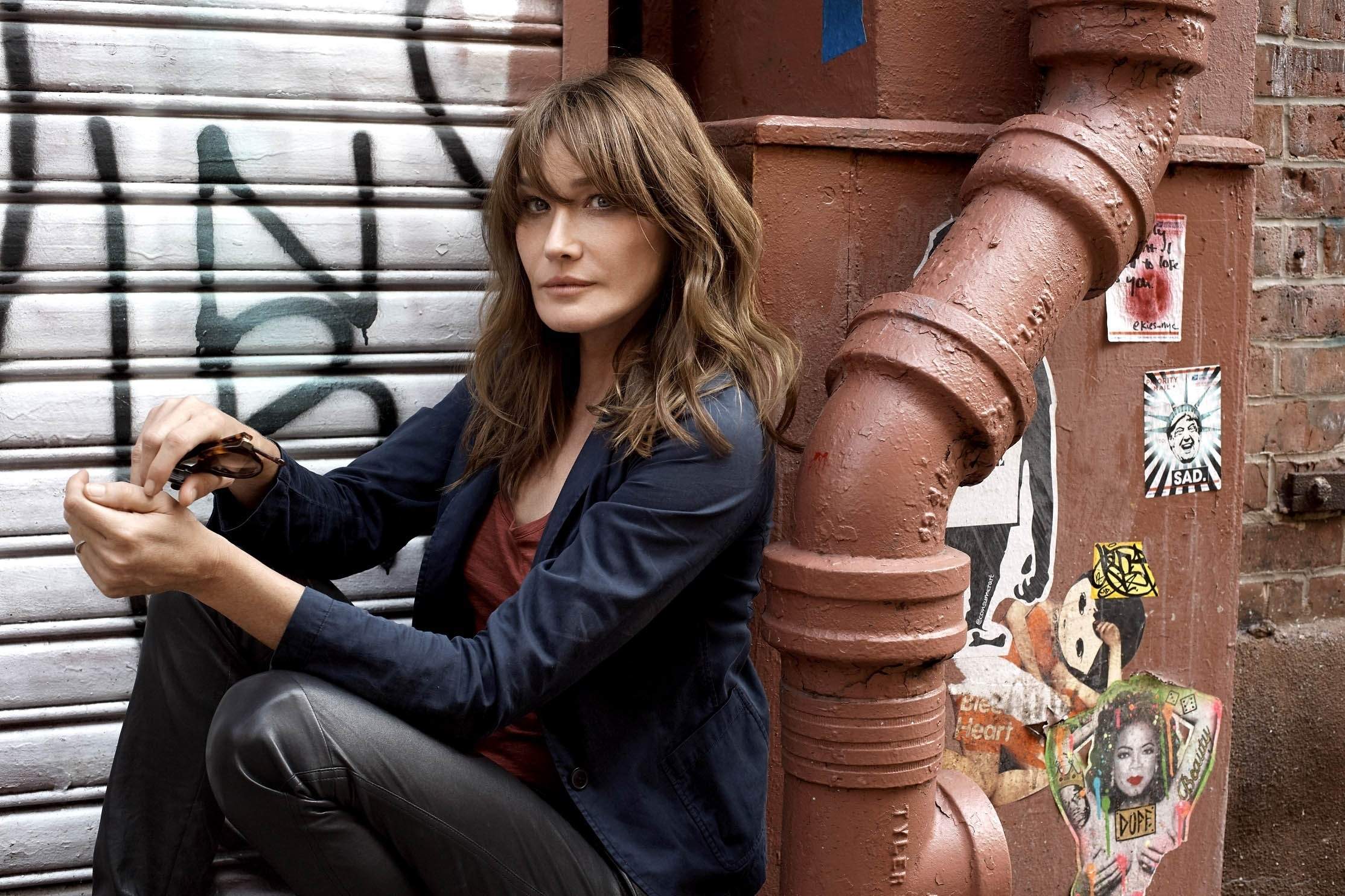 Carla Bruni: "M'encantaria aprendre cançons en català. Em quedaria a viure a Catalunya, em sembla molt exòtic"