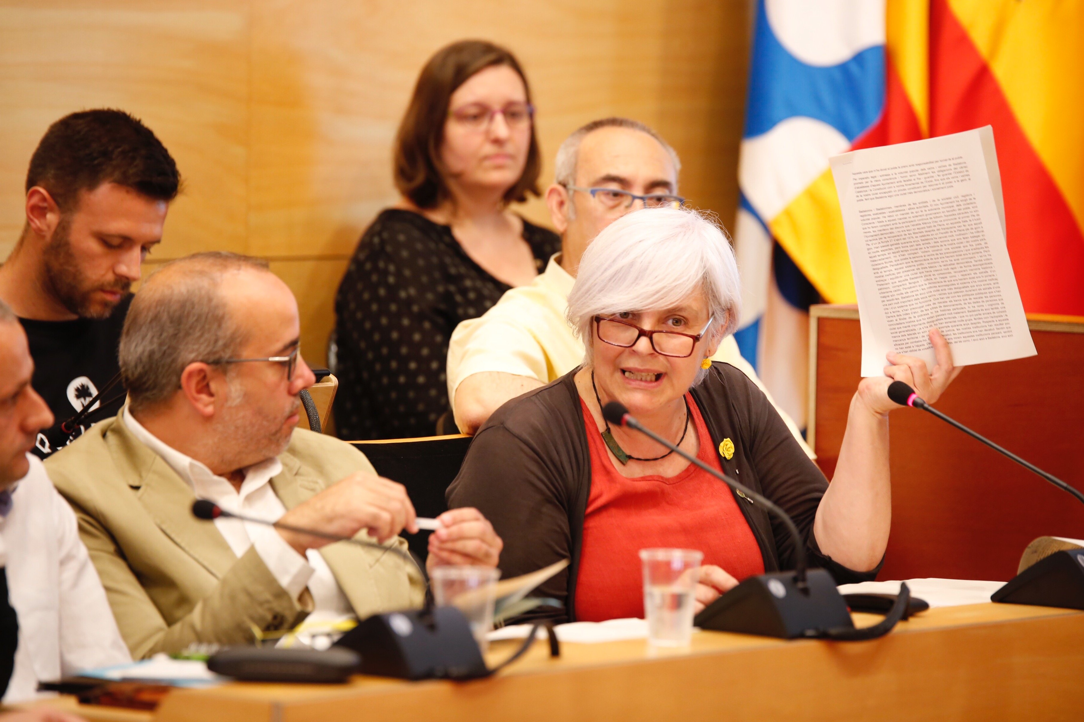 Sabater, a Pastor: "En Badalona nunca ha ondeado una estelada en el Ayuntamiento"