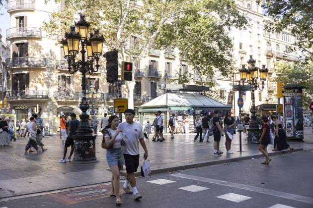 20240717 FAROLAS RAMBLA PUERTAS ENTRADA BARCELONA / Foto: Montse Giralt 20240717 FAROLAS RAMBLA PUERTAS ENTRADA BARCELONA / Foto: Montse Giralt