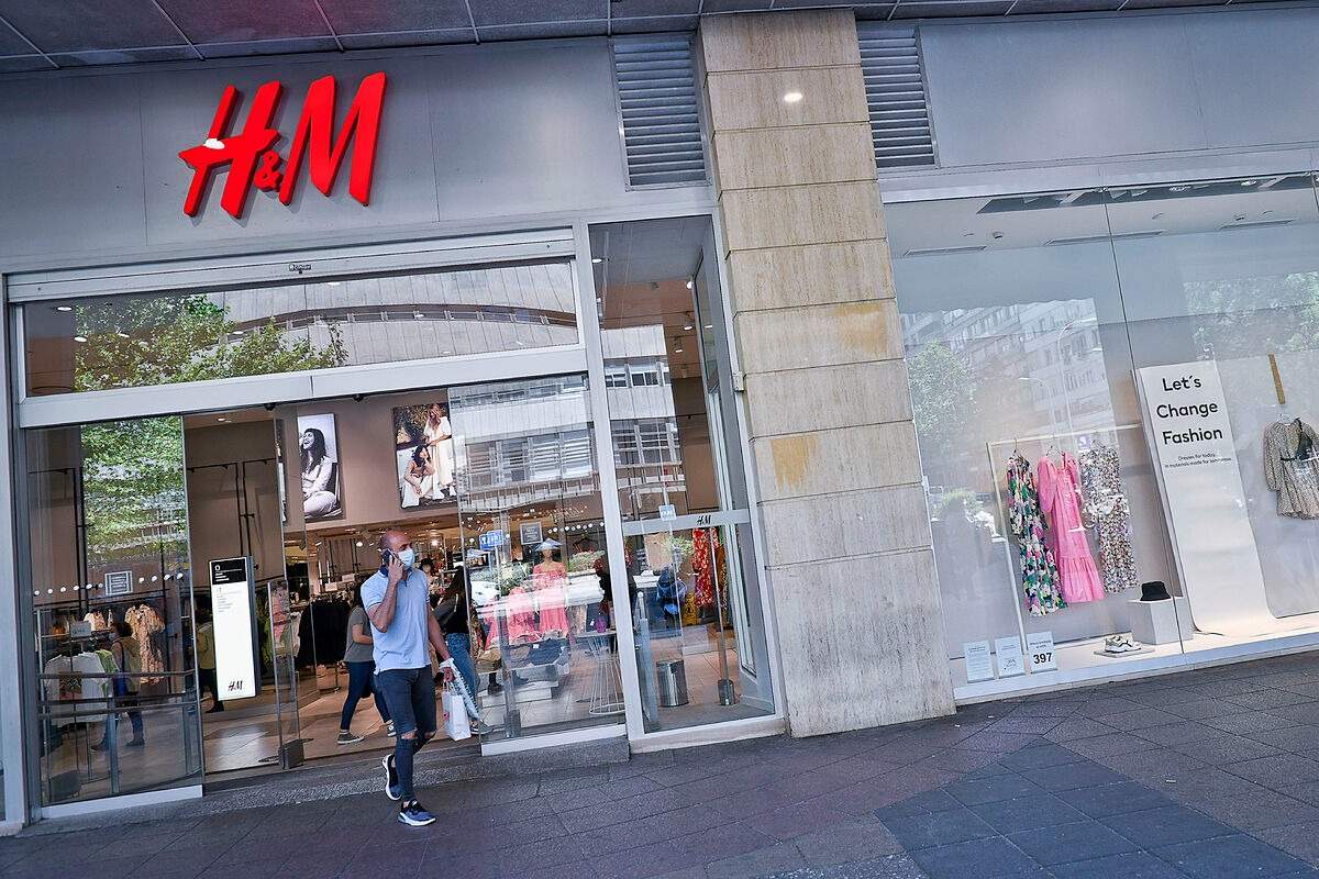 Se puede convertir un vestido de punto en una obra de arte y H&M lo ha hecho