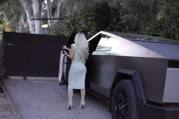 El cotxe de Kim Kardashian El cotxe de Kim Kardashian
