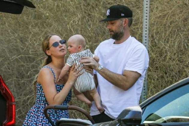 Jennifer Lawrence con su hijo Jennifer Lawrence con su hijo