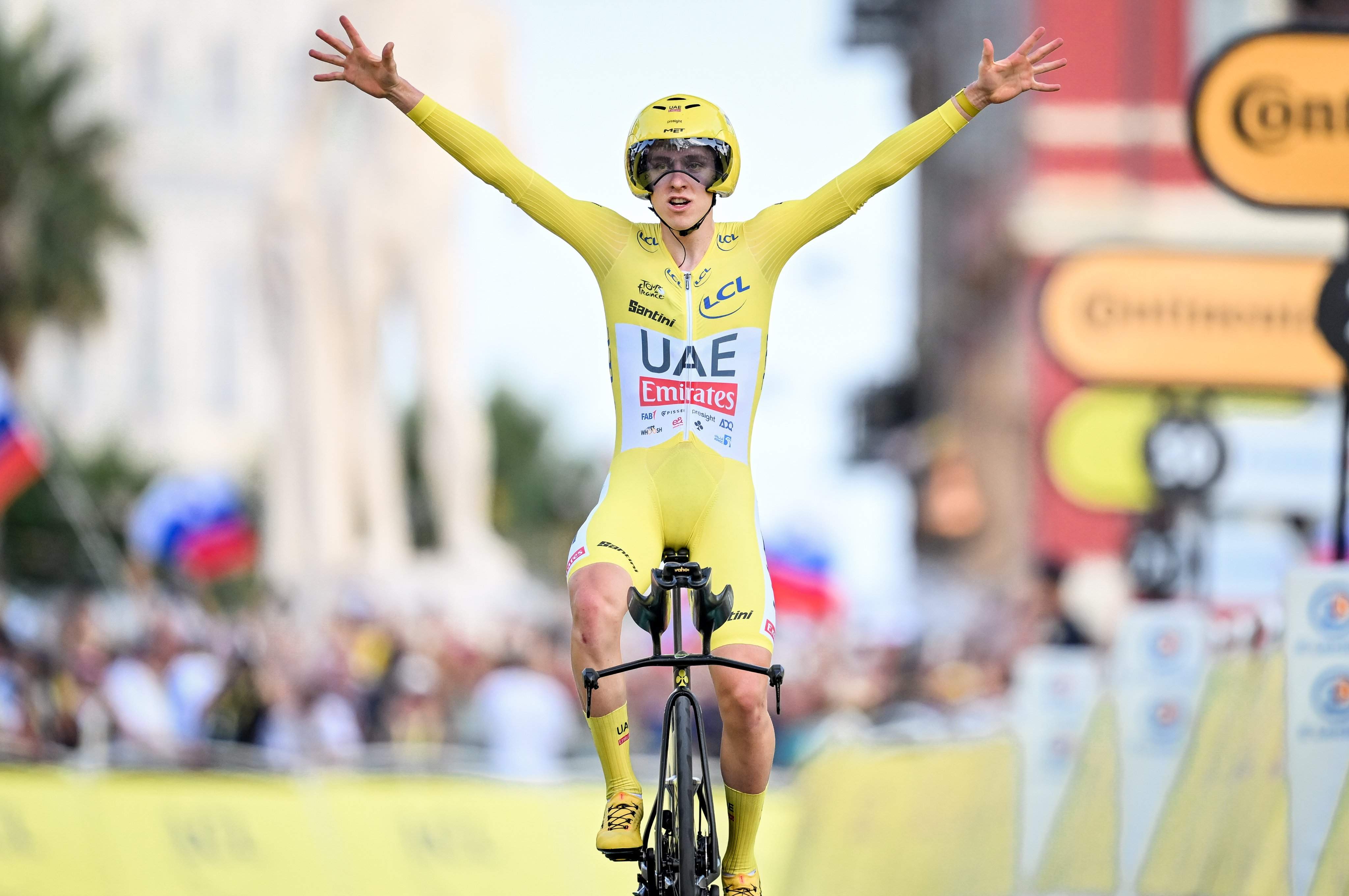 Pogačar se lleva su sexta etapa del Tour antes de la recogida de premios