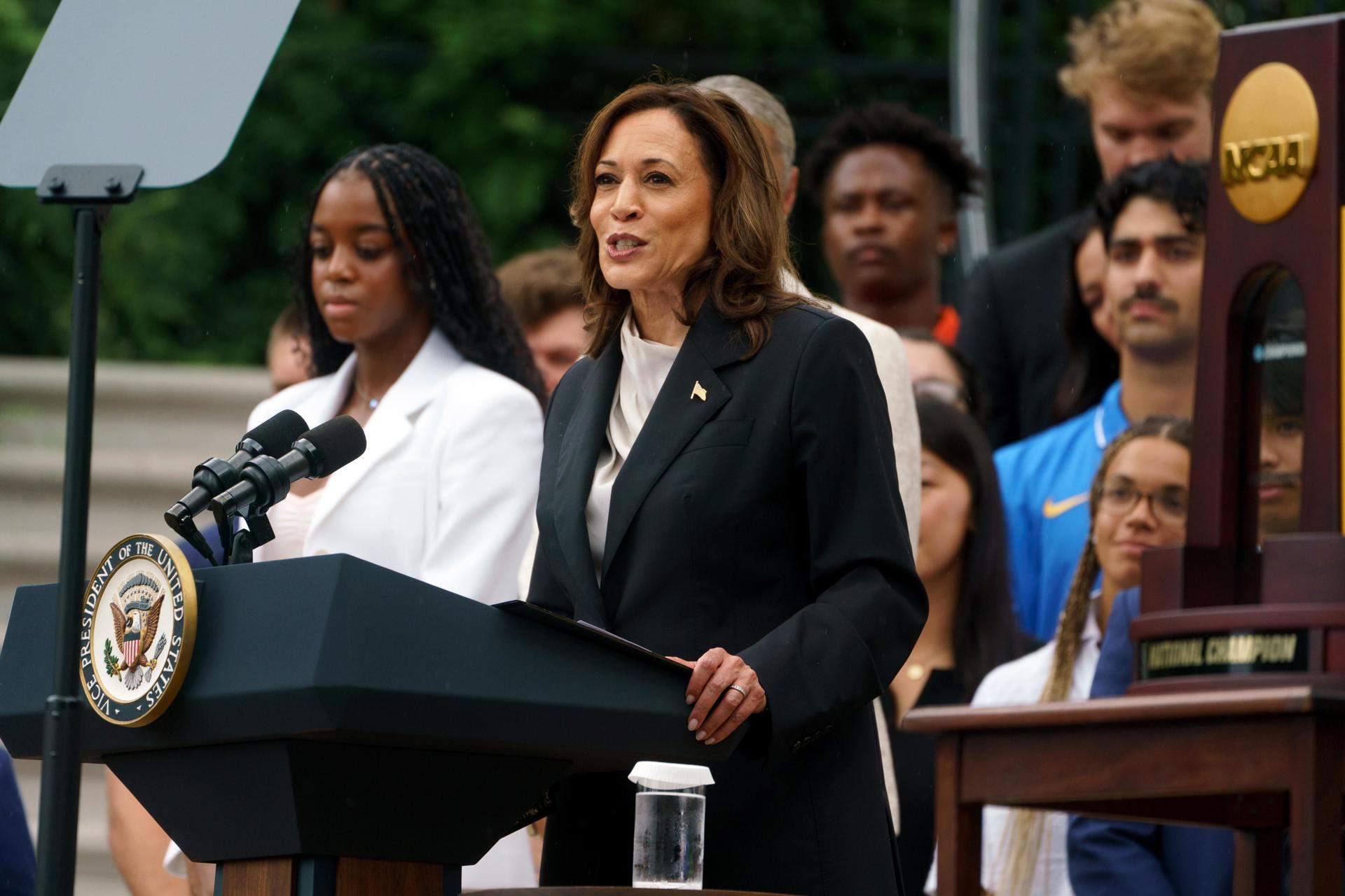 Kamala Harris alaba el legado de Biden después de su renuncia a la reelección: "No tiene parangón"