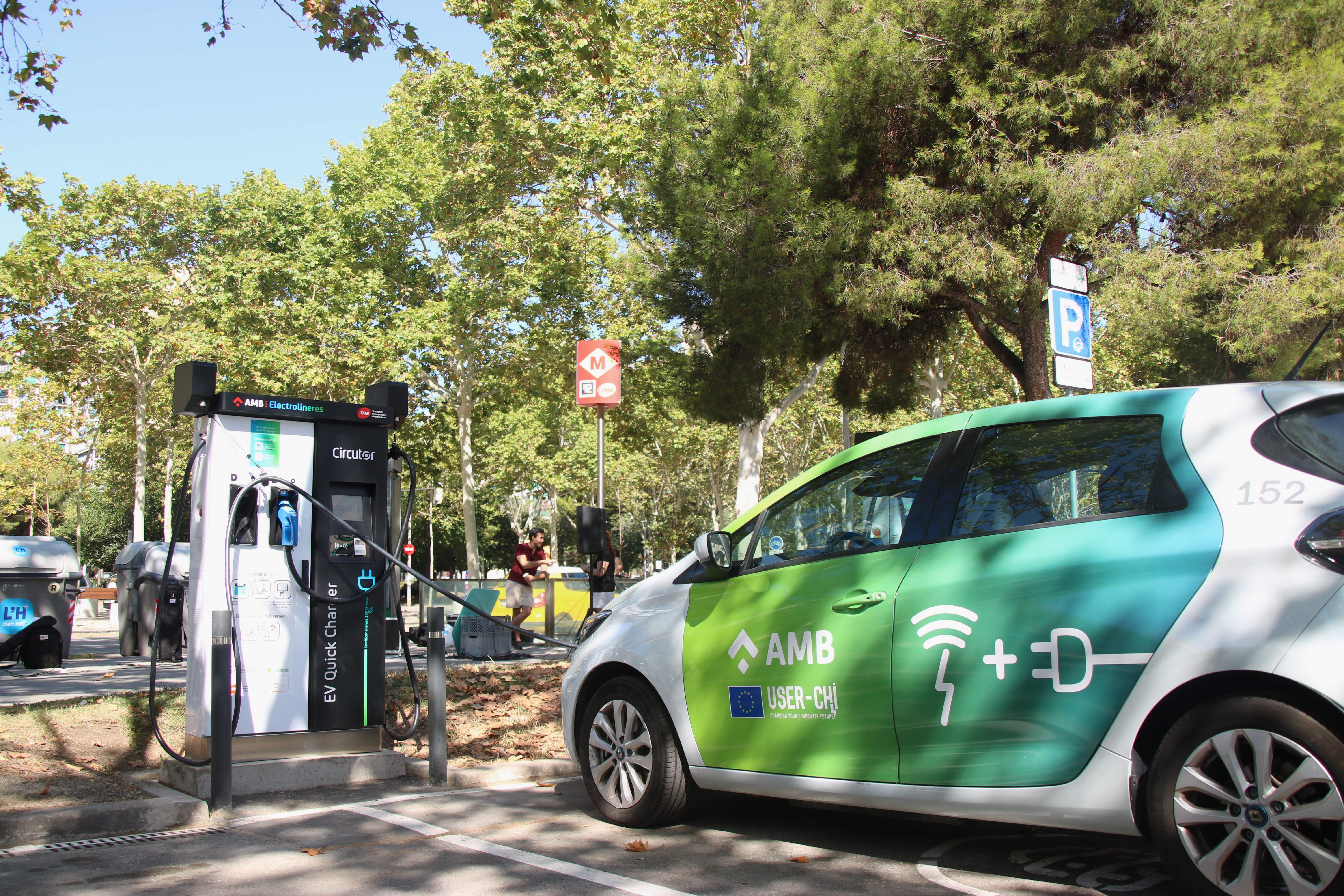 S'estrena la primera electrolinera amb energia recuperada de la frenada del metro a l'Hospitalet