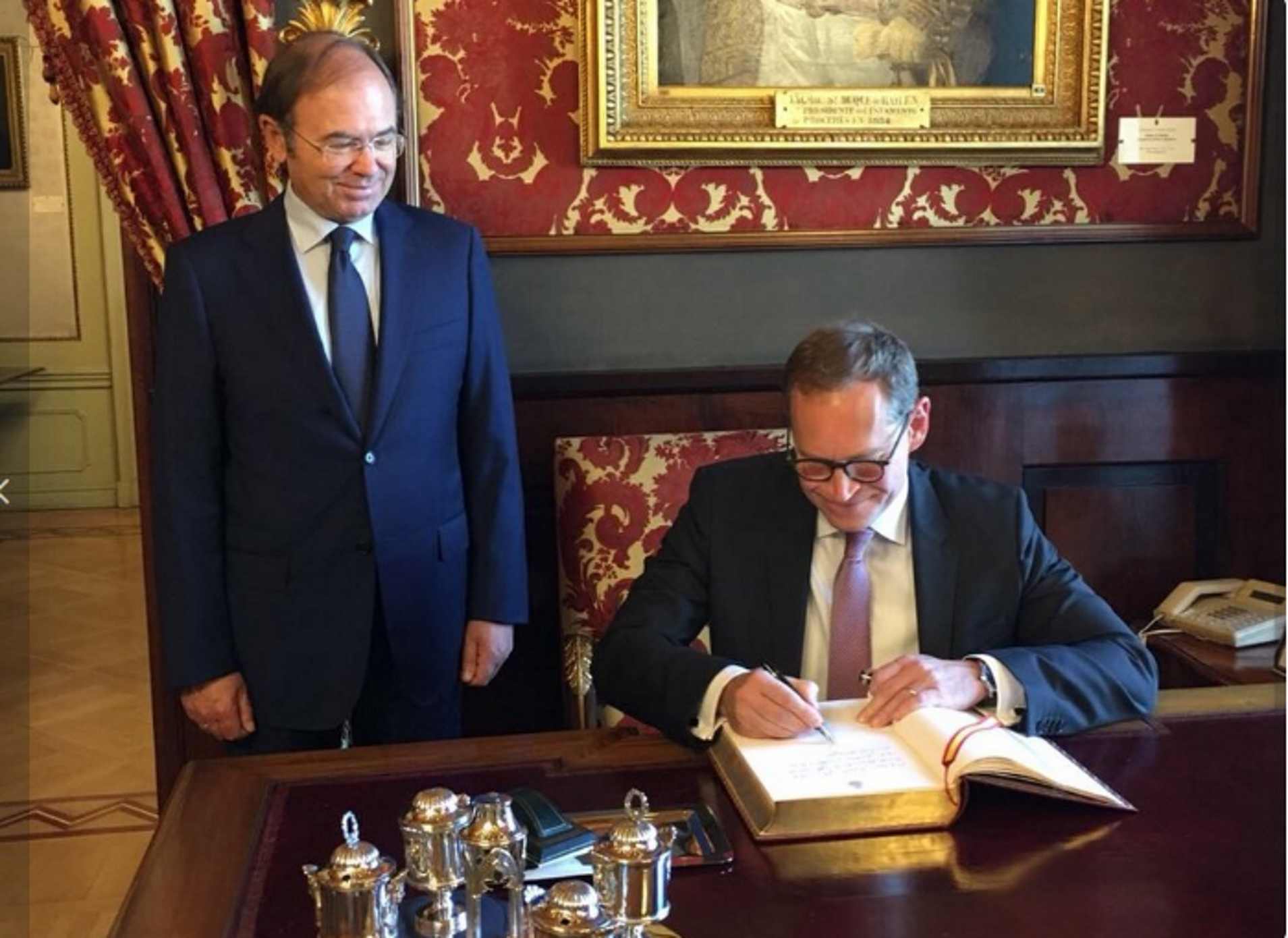 El president del Bundesrat visita el Senat (i reclama diàleg amb Catalunya)